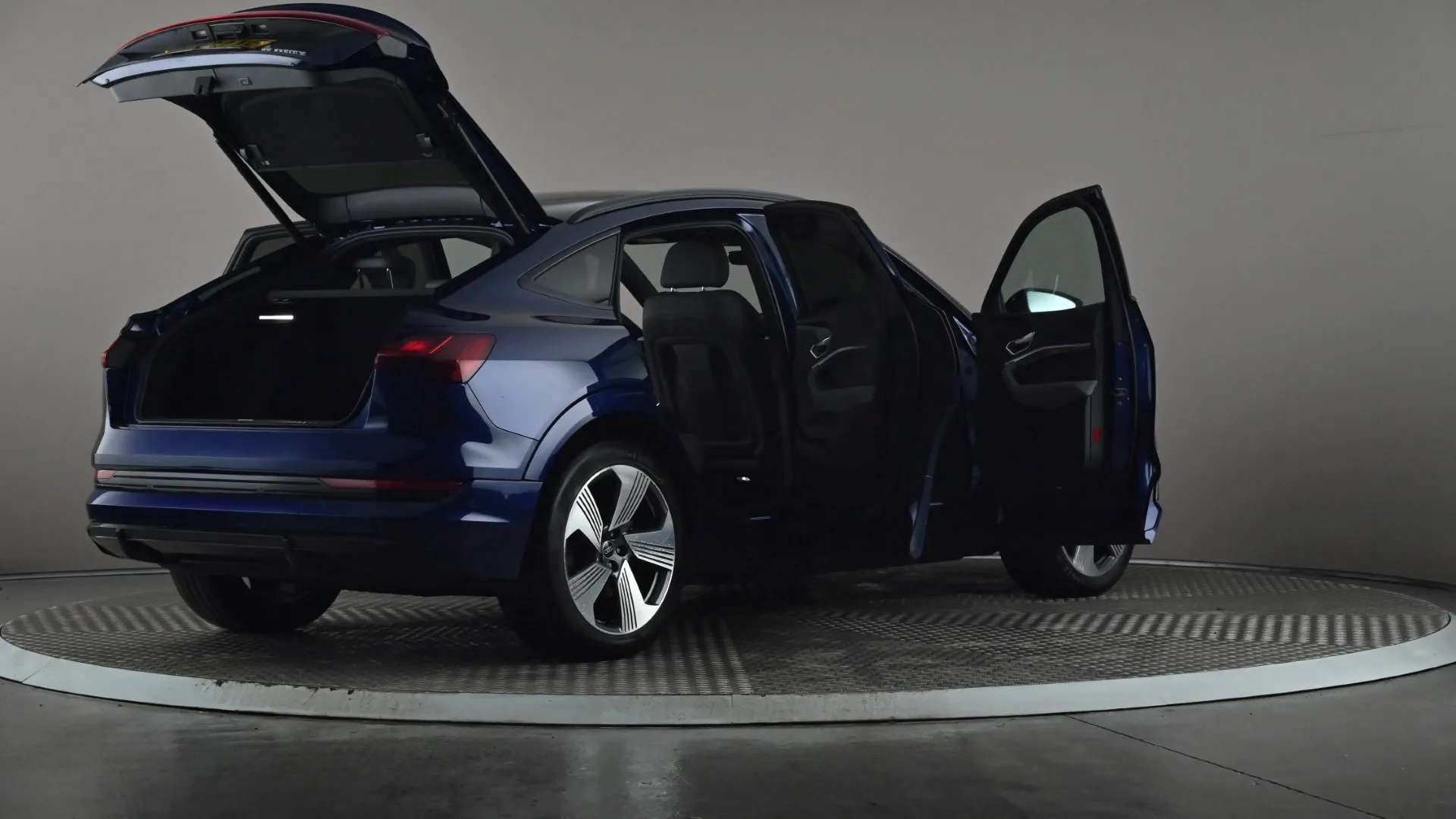 2022 AUDI E-TRON 2022 AUDI E-TRON