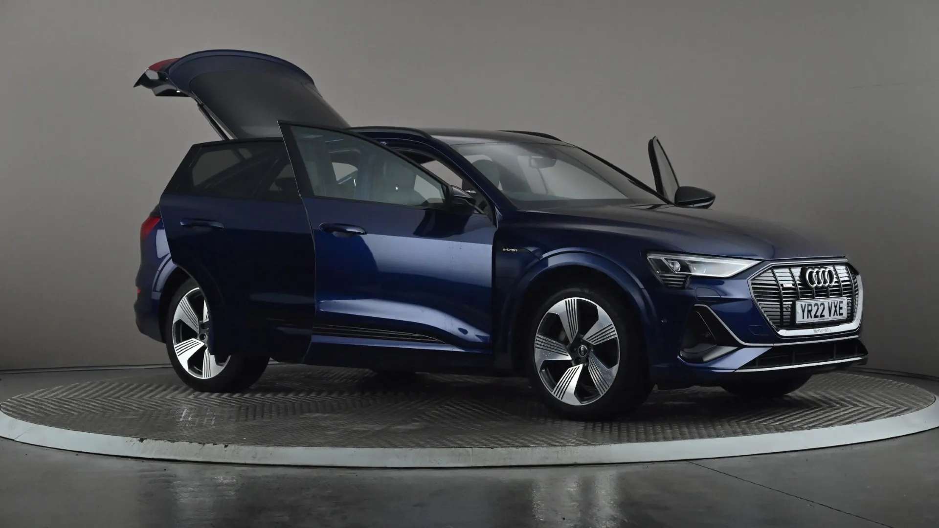 2022 AUDI E-TRON 2022 AUDI E-TRON