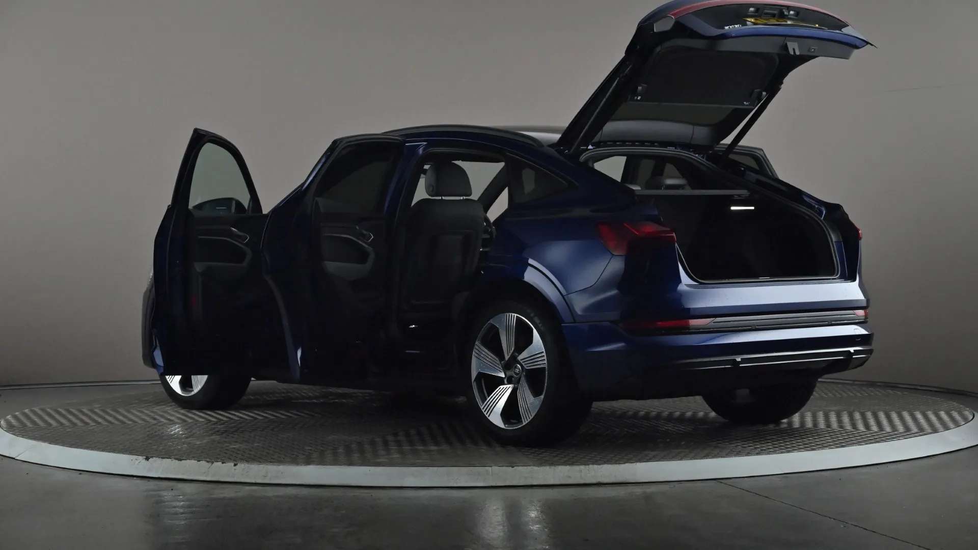 2022 AUDI E-TRON 2022 AUDI E-TRON