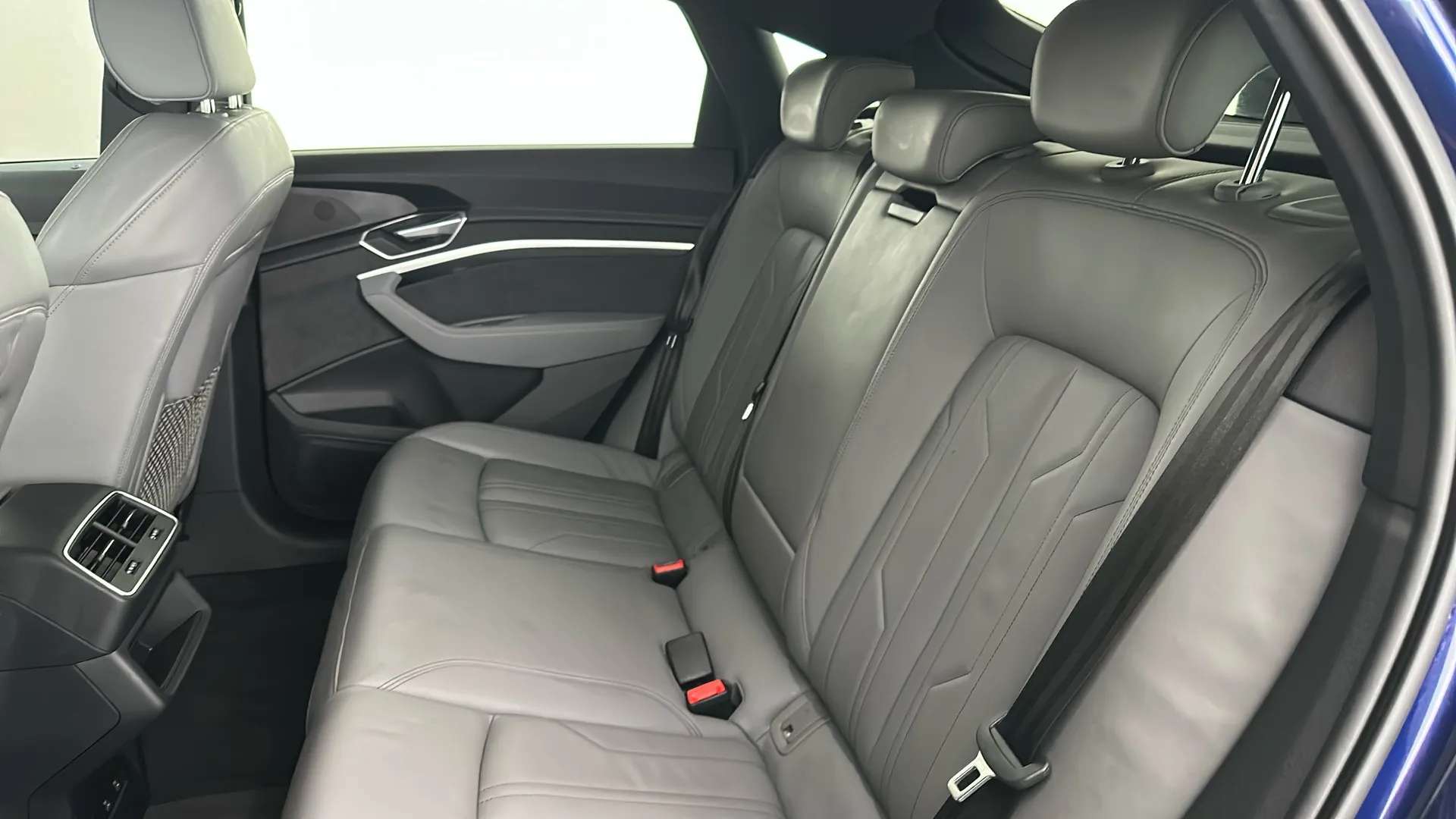 2022 AUDI E-TRON 2022 AUDI E-TRON