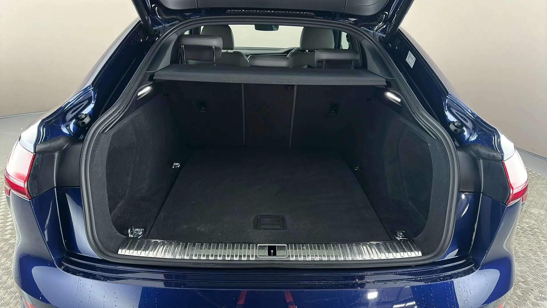 2022 AUDI E-TRON 2022 AUDI E-TRON