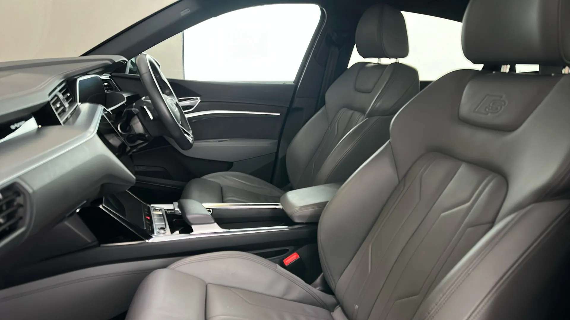 2022 AUDI E-TRON 2022 AUDI E-TRON