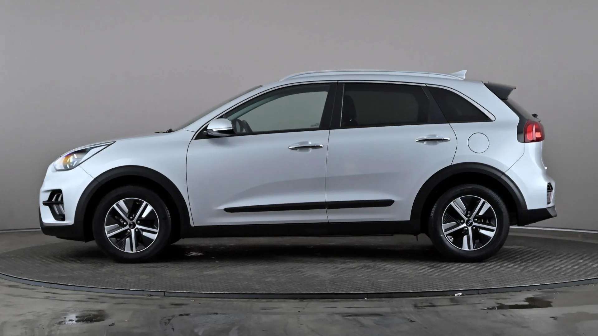 A 2021 KIA NIRO 1.6 GDi Hybrid 2 DCT A 2021 KIA NIRO 1.6 GDi Hybrid 2 DCT