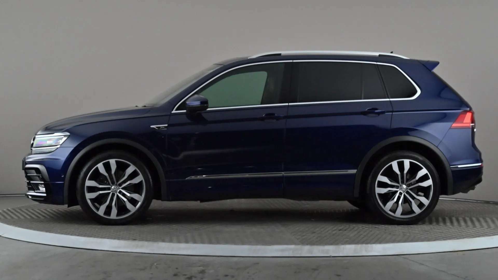 A 2018 VOLKSWAGEN TIGUAN 2.0 TSi 180 4Motion R-Line DSG A 2018 VOLKSWAGEN TIGUAN 2.0 TSi 180 4Motion R-Line DSG