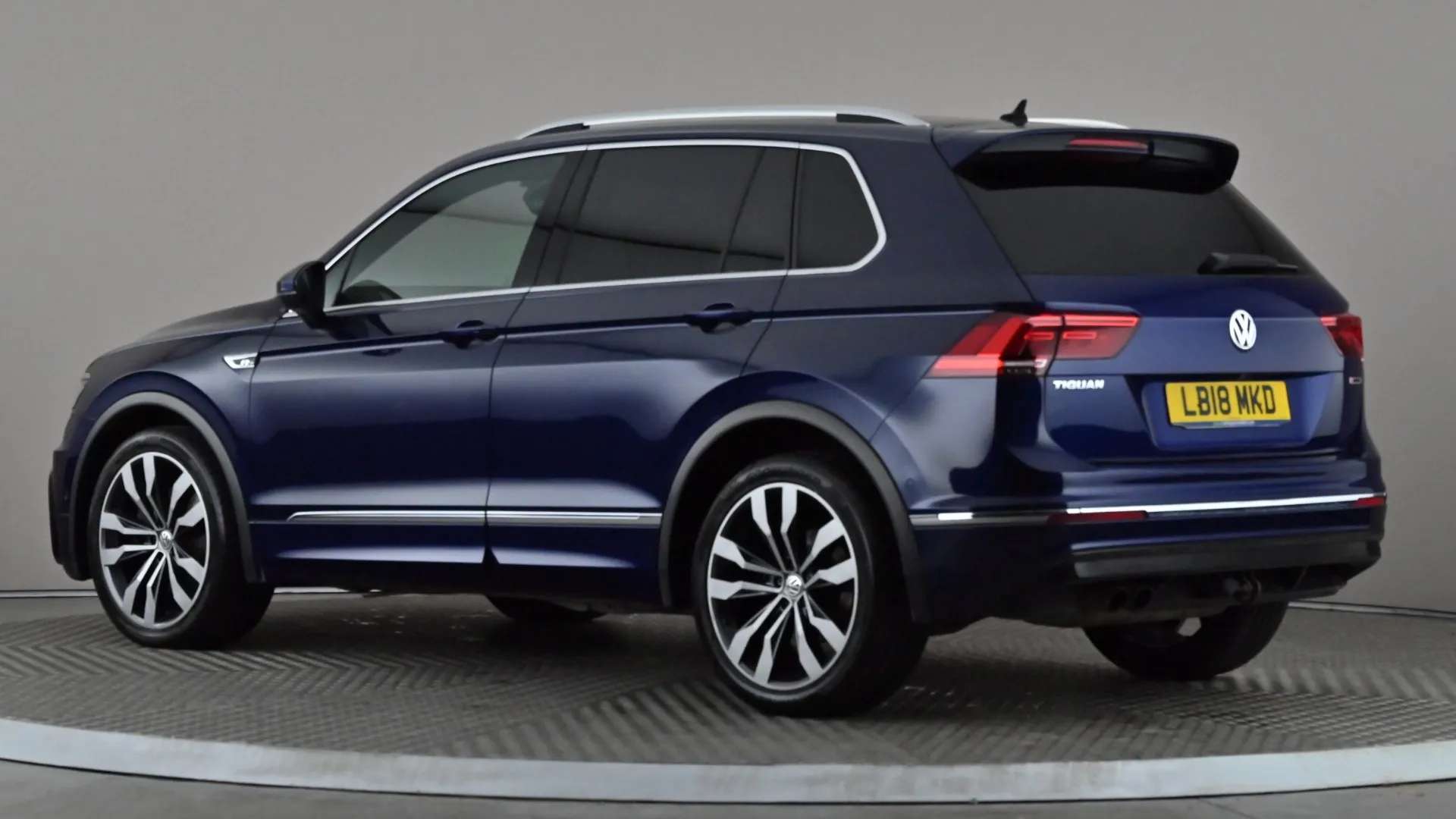 A 2018 VOLKSWAGEN TIGUAN 2.0 TSi 180 4Motion R-Line DSG A 2018 VOLKSWAGEN TIGUAN 2.0 TSi 180 4Motion R-Line DSG