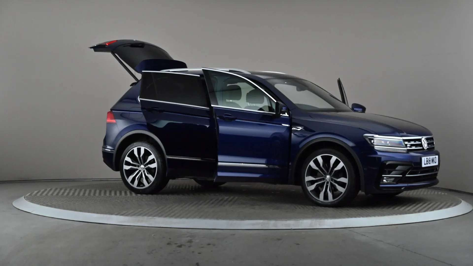2018 VOLKSWAGEN TIGUAN 2018 VOLKSWAGEN TIGUAN