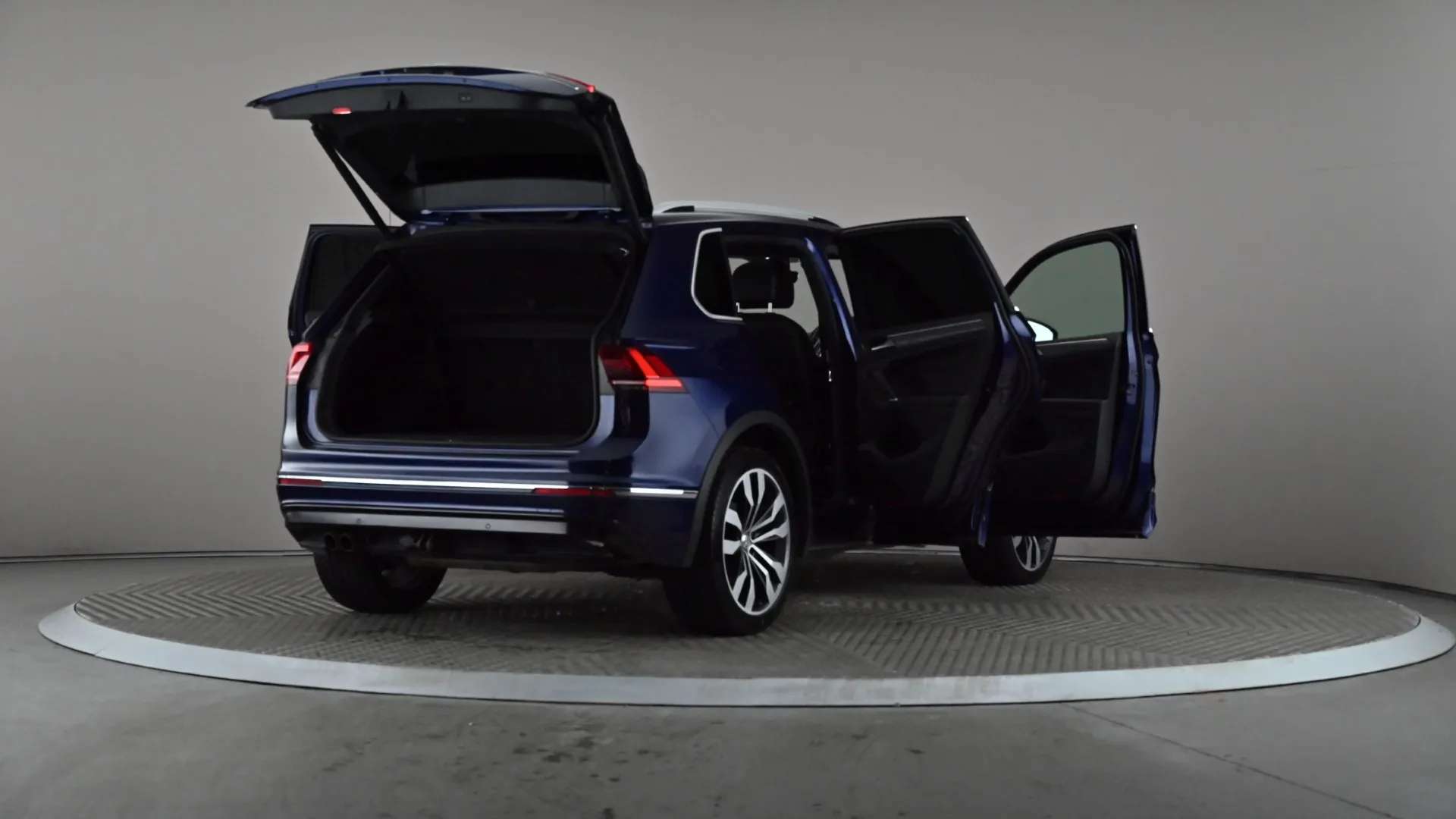 2018 VOLKSWAGEN TIGUAN 2018 VOLKSWAGEN TIGUAN