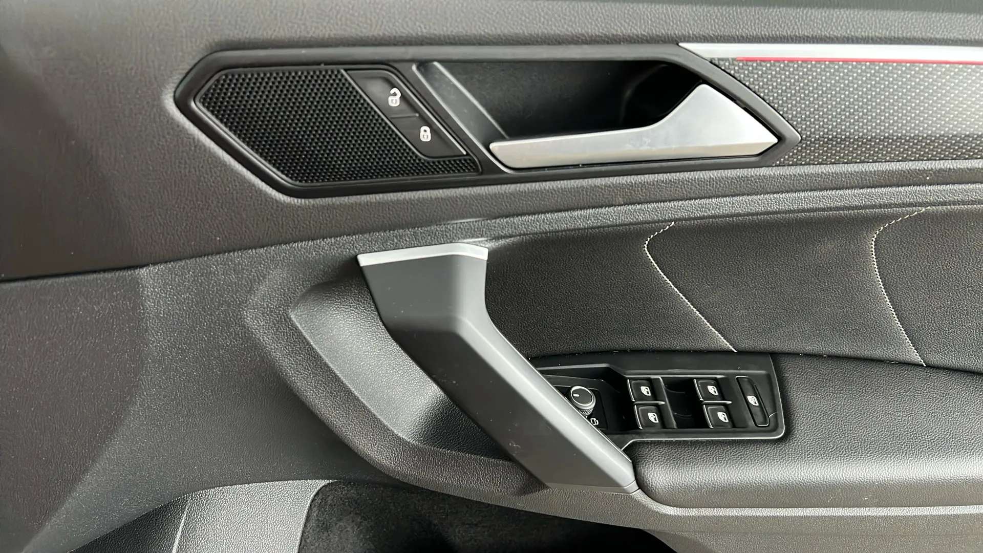 2021 VOLKSWAGEN TIGUAN 2021 VOLKSWAGEN TIGUAN