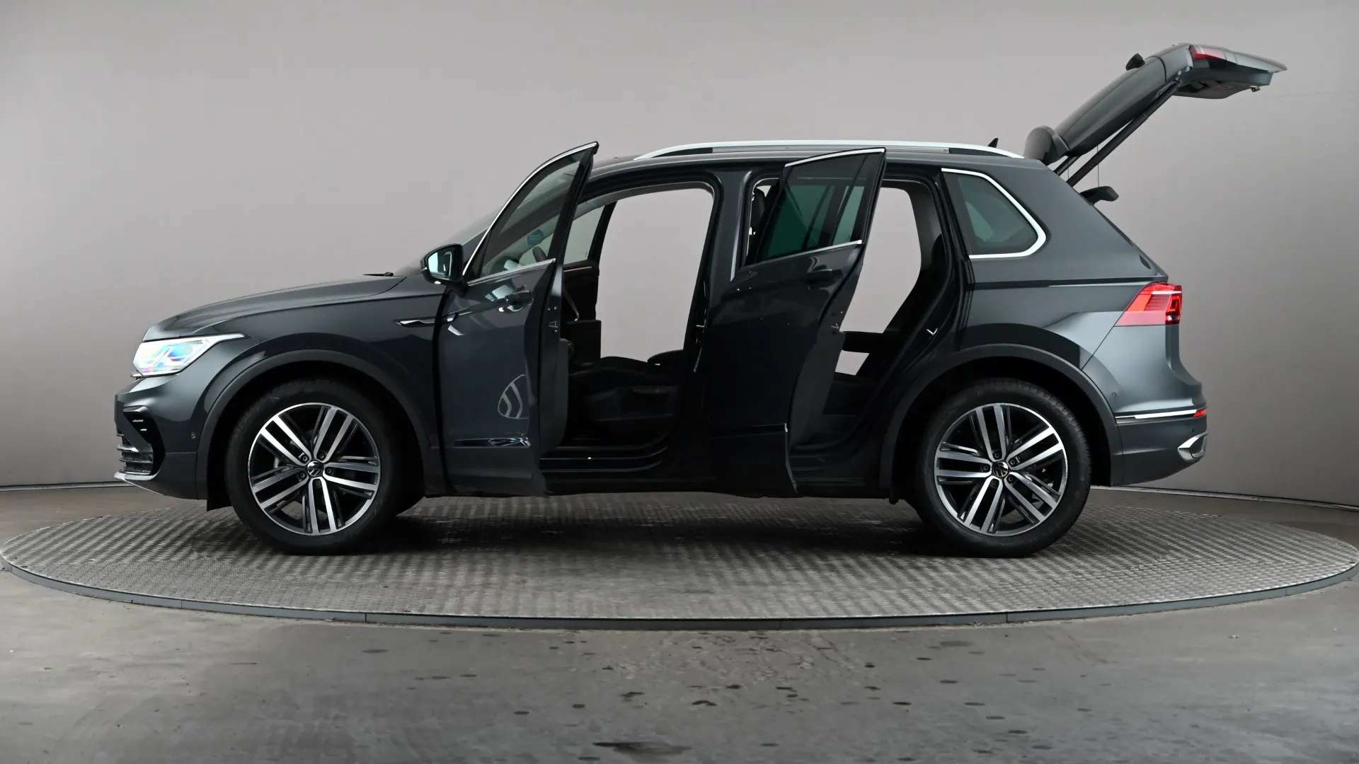 2023 VOLKSWAGEN TIGUAN 2023 VOLKSWAGEN TIGUAN