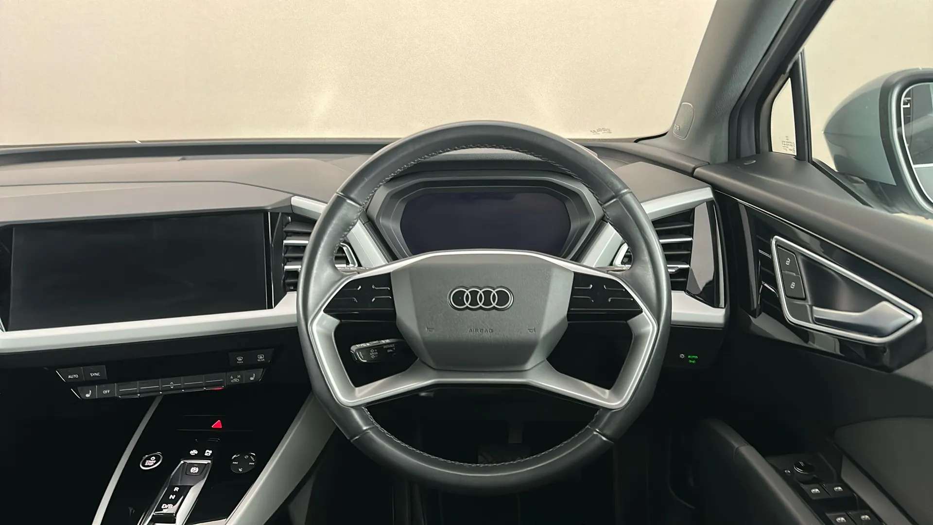 2023 AUDI Q4 2023 AUDI Q4