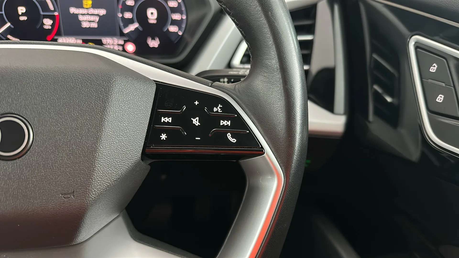 2023 AUDI Q4 2023 AUDI Q4
