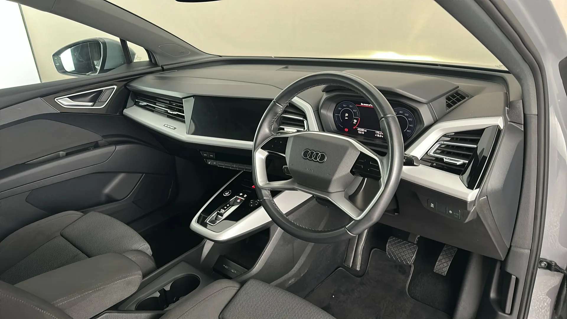 2023 AUDI Q4 2023 AUDI Q4