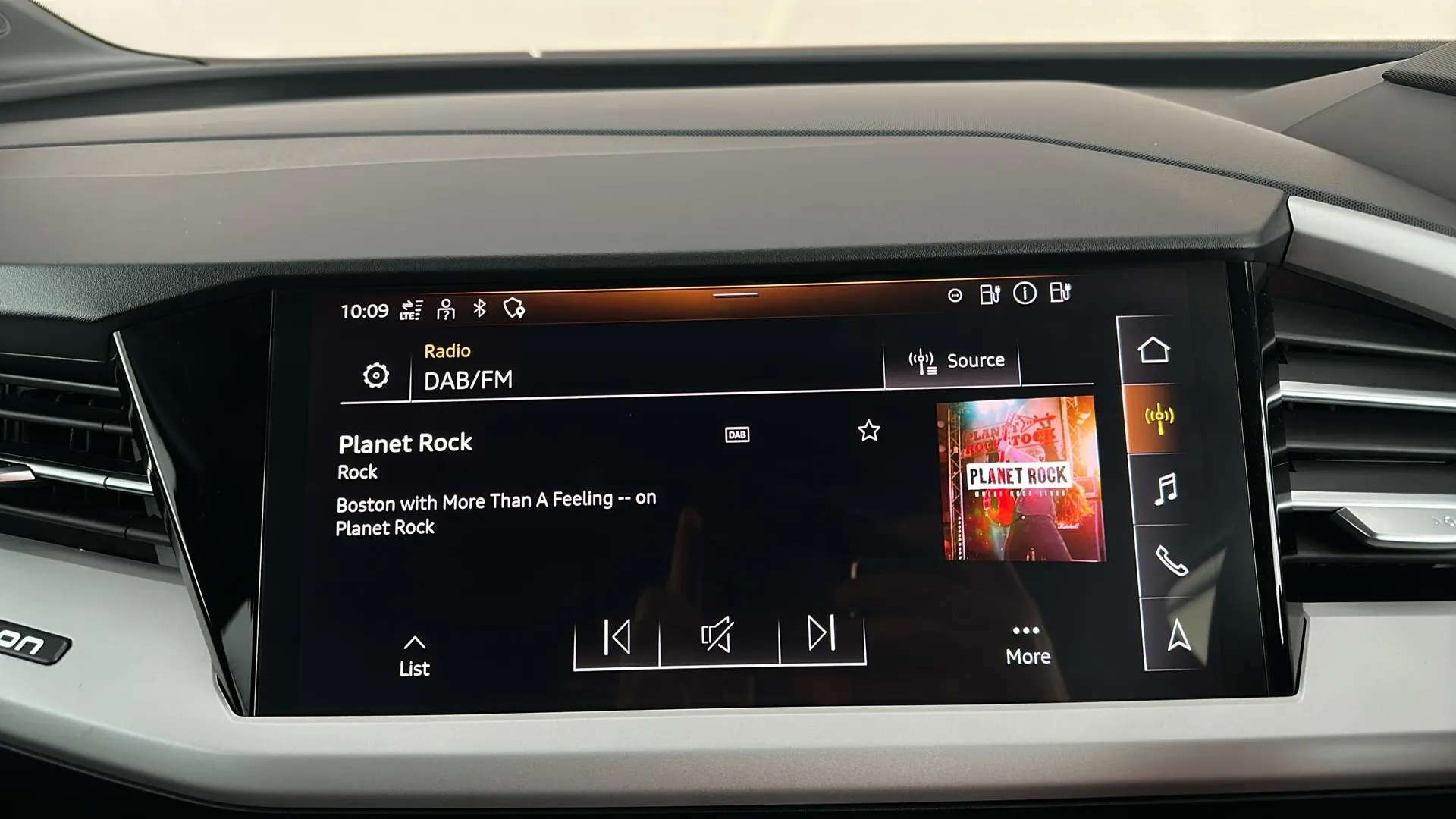 2023 AUDI Q4 2023 AUDI Q4