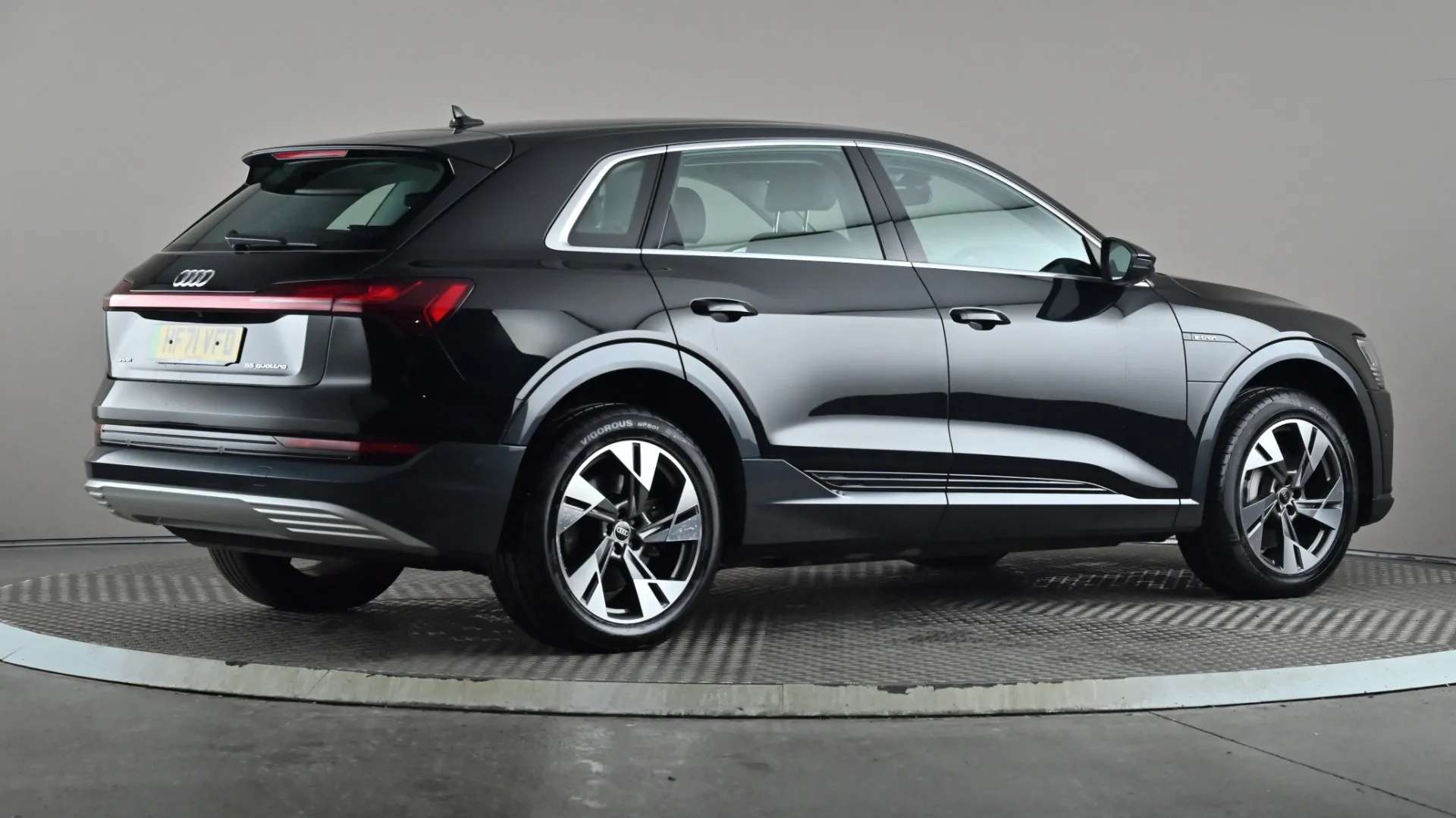 2021 AUDI E-TRON 2021 AUDI E-TRON
