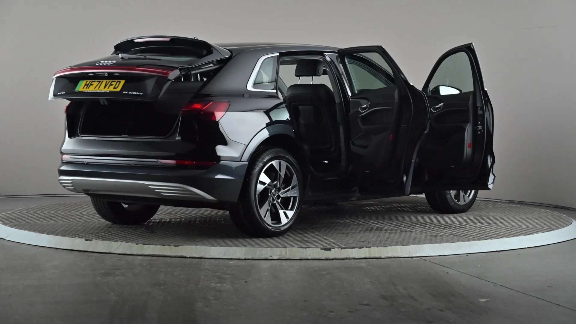 2021 AUDI E-TRON 2021 AUDI E-TRON