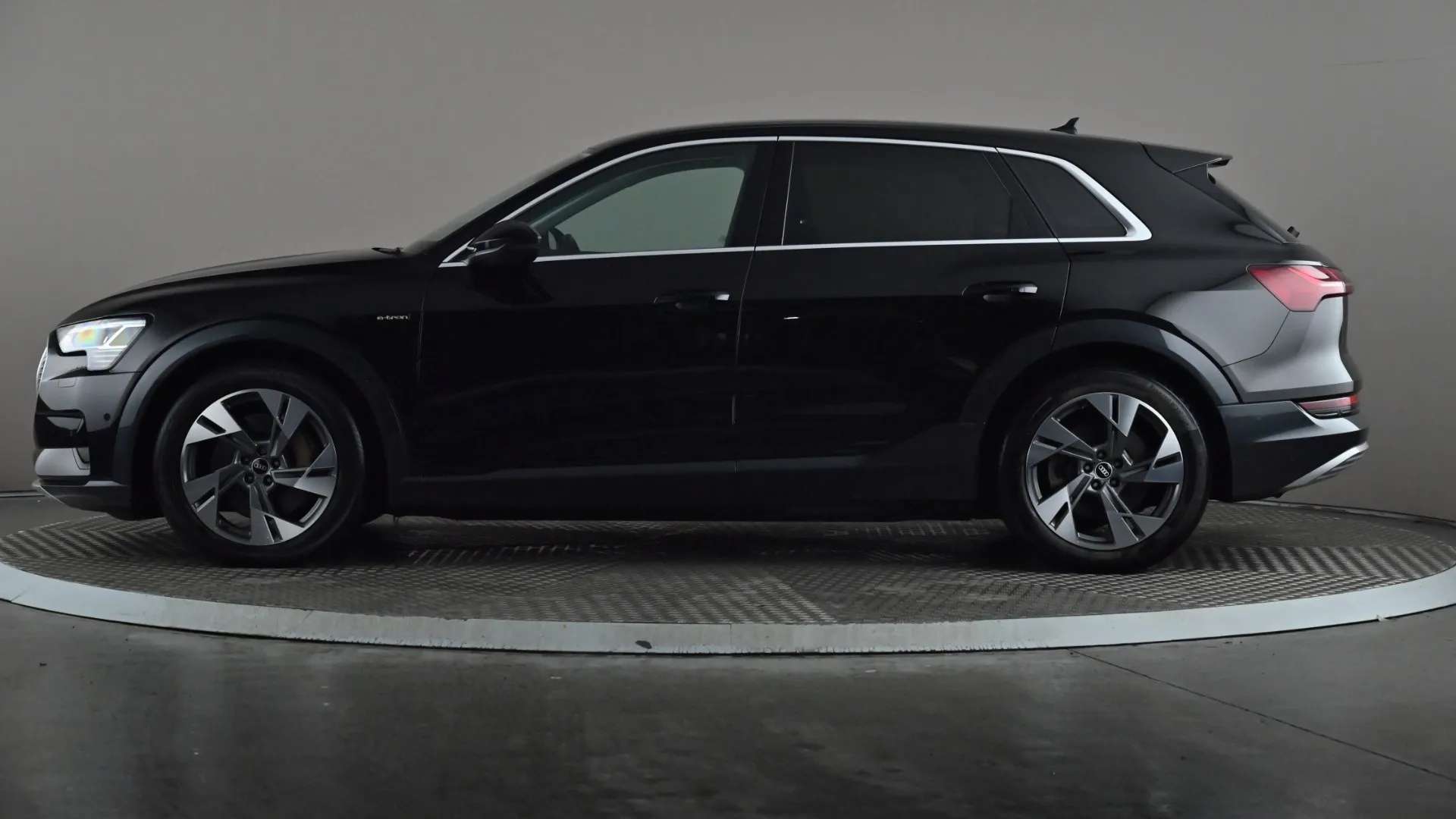 A 2021 AUDI E-TRON 300kW 55 Quattro 95kWh Sport Auto A 2021 AUDI E-TRON 300kW 55 Quattro 95kWh Sport Auto