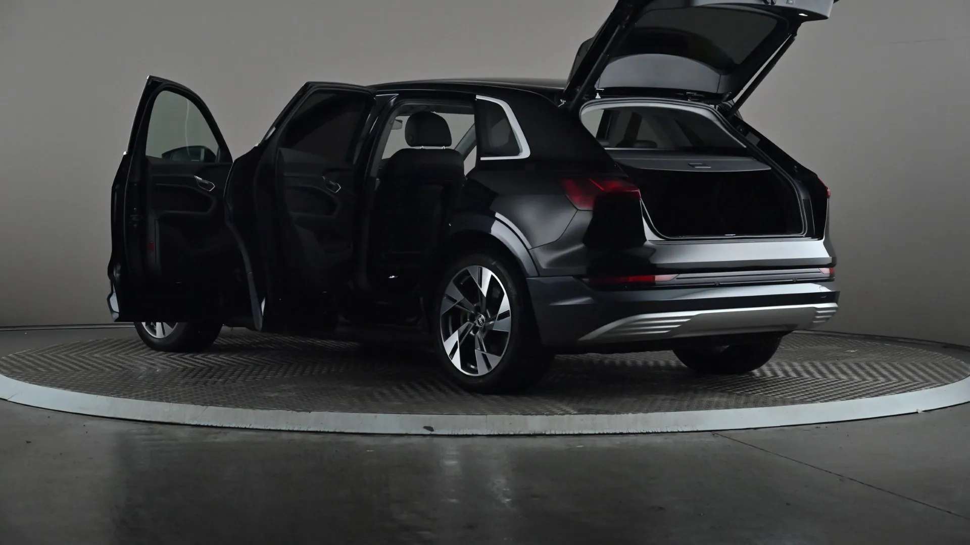 2021 AUDI E-TRON 2021 AUDI E-TRON