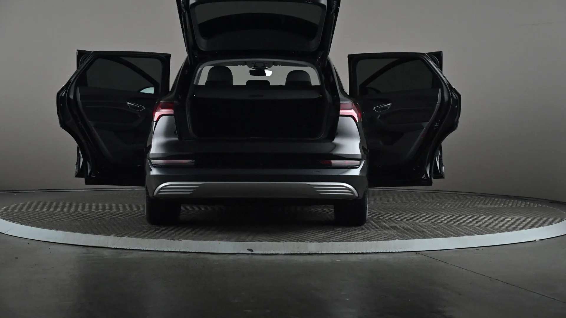 2021 AUDI E-TRON 2021 AUDI E-TRON