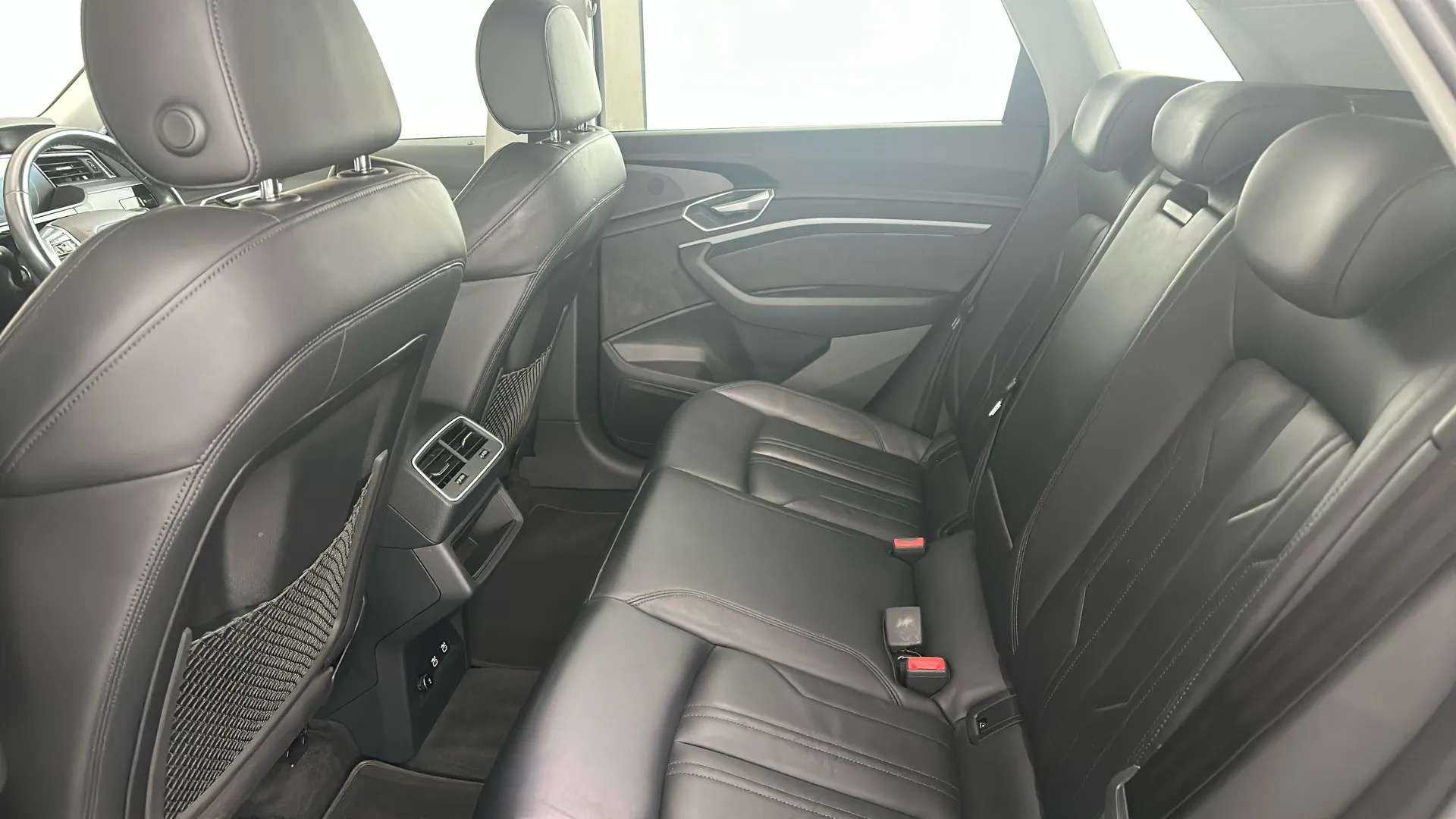 2021 AUDI E-TRON 2021 AUDI E-TRON