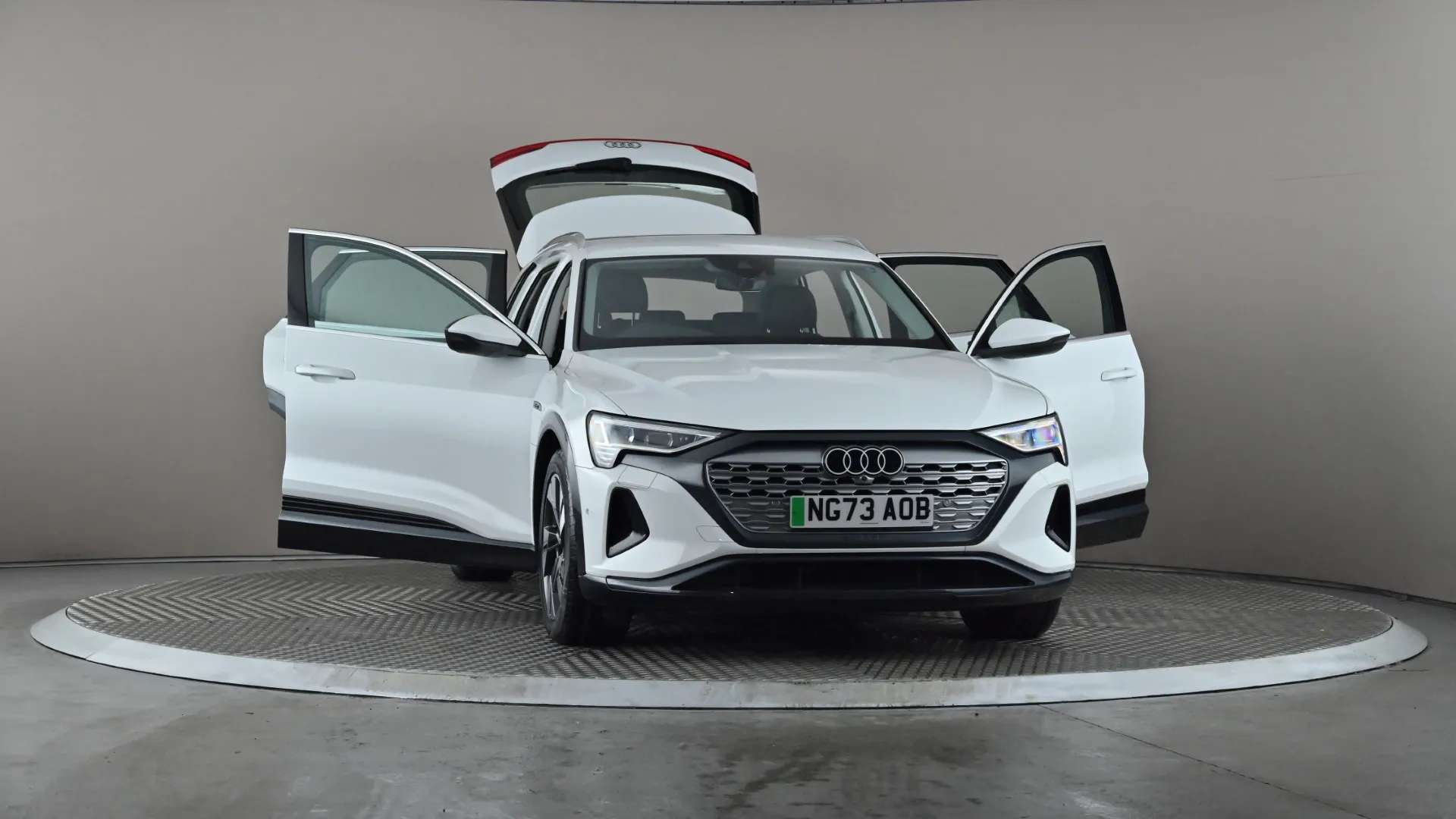 2023 AUDI Q8 2023 AUDI Q8