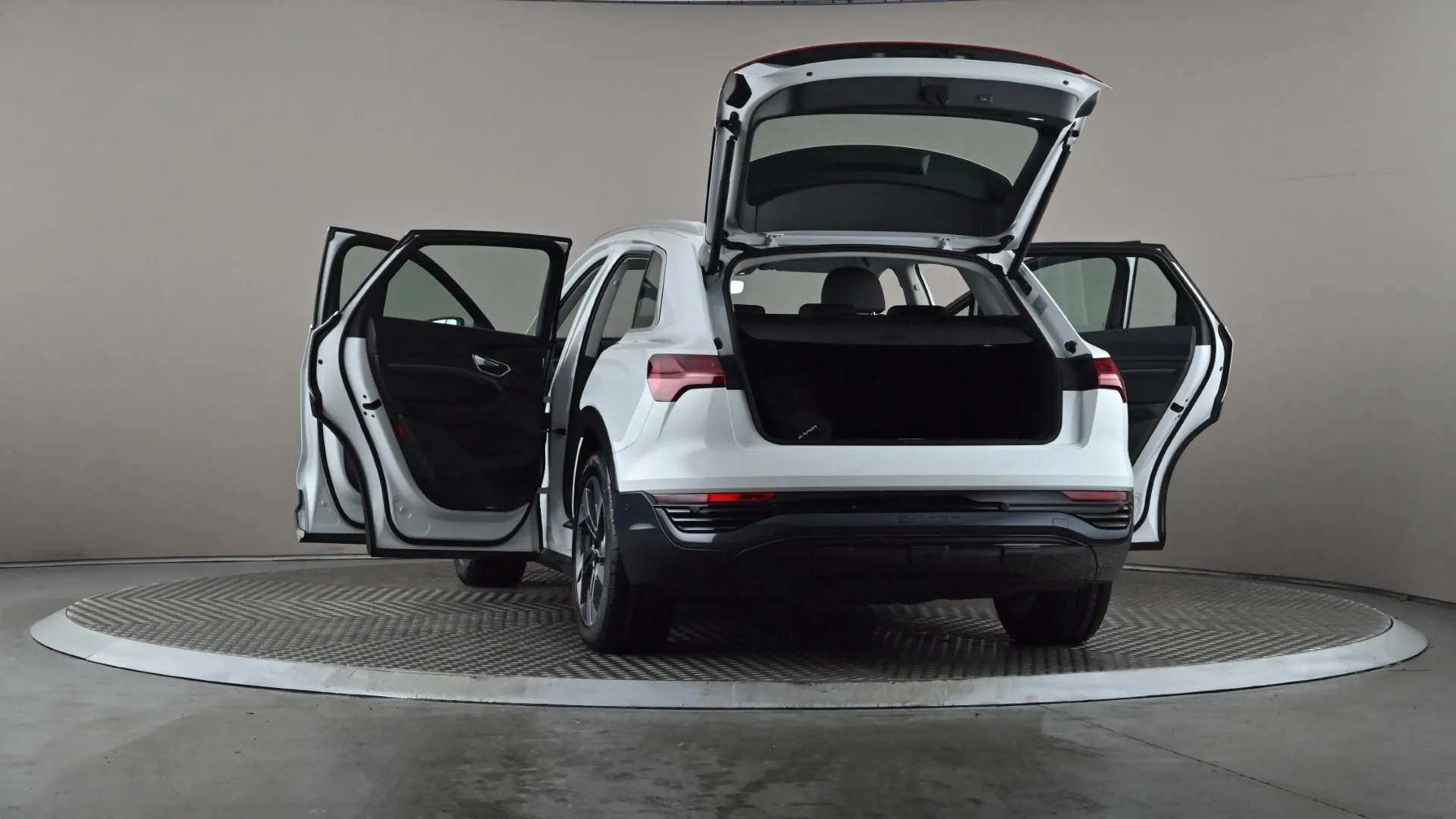 2023 AUDI Q8 2023 AUDI Q8