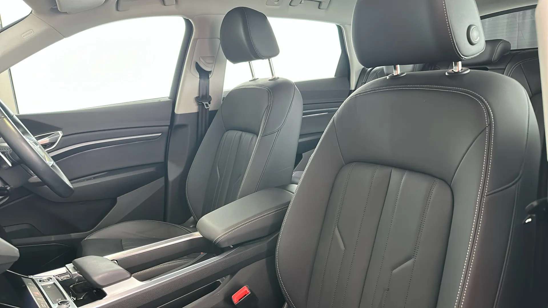 2023 AUDI Q8 2023 AUDI Q8
