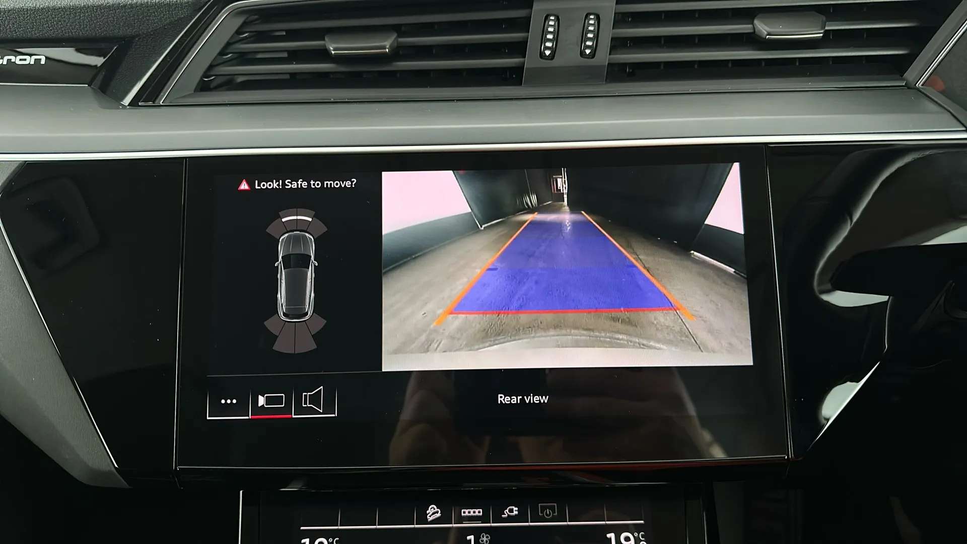 2023 AUDI Q8 2023 AUDI Q8