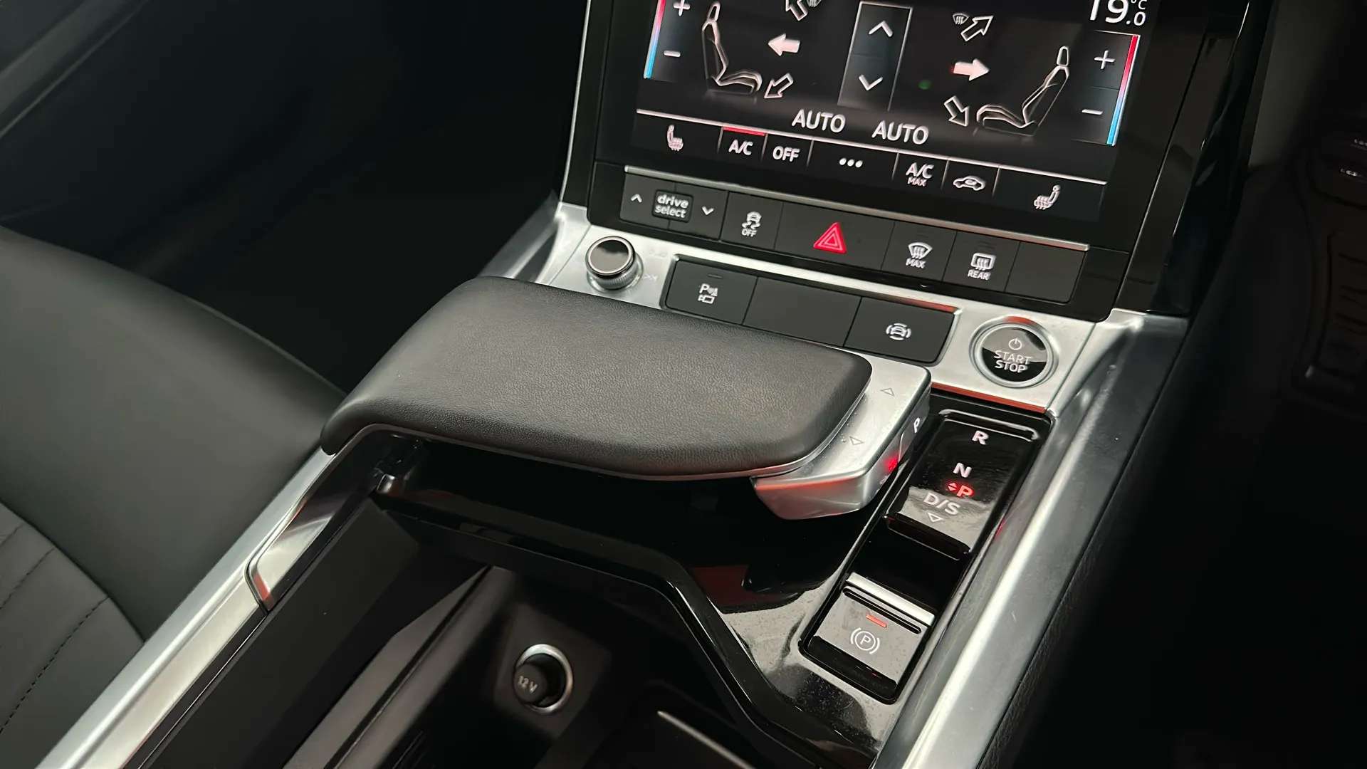 2023 AUDI Q8 2023 AUDI Q8