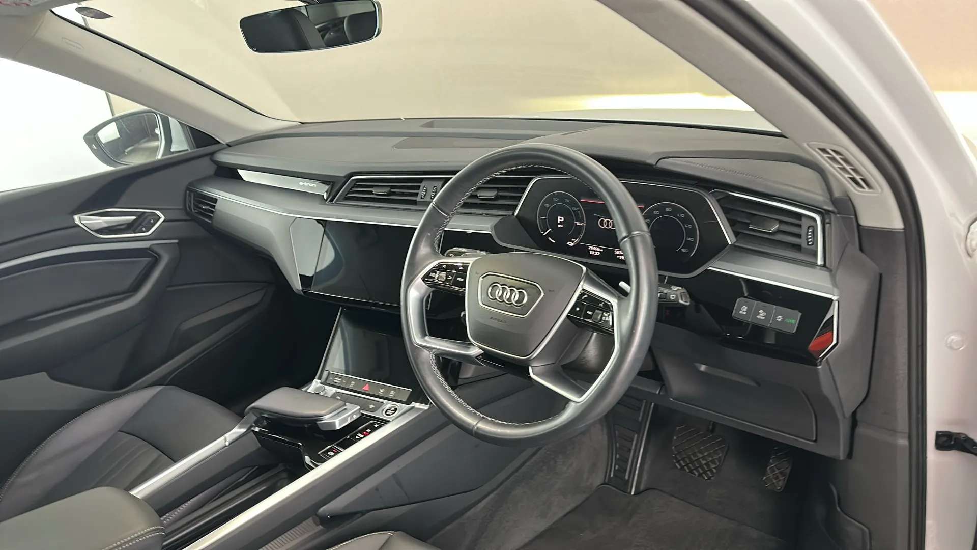 2023 AUDI Q8 2023 AUDI Q8