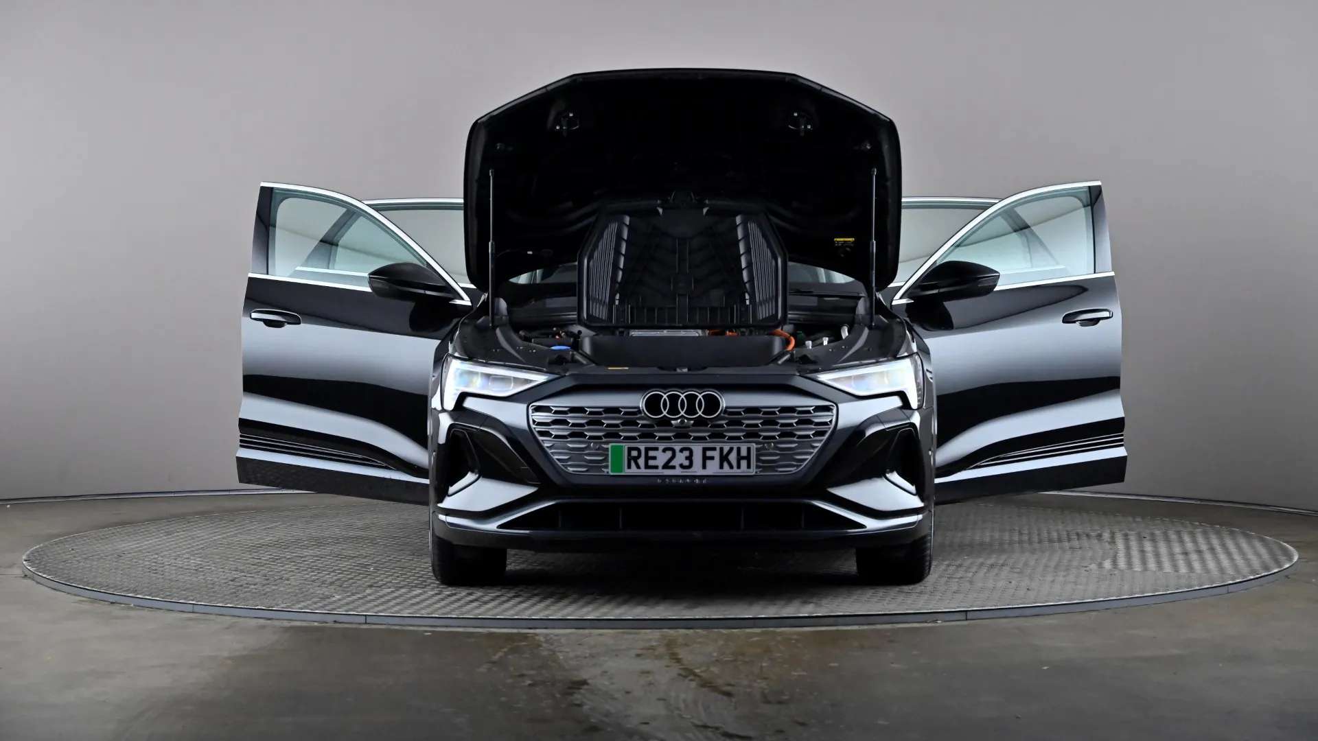 2023 AUDI Q8 2023 AUDI Q8