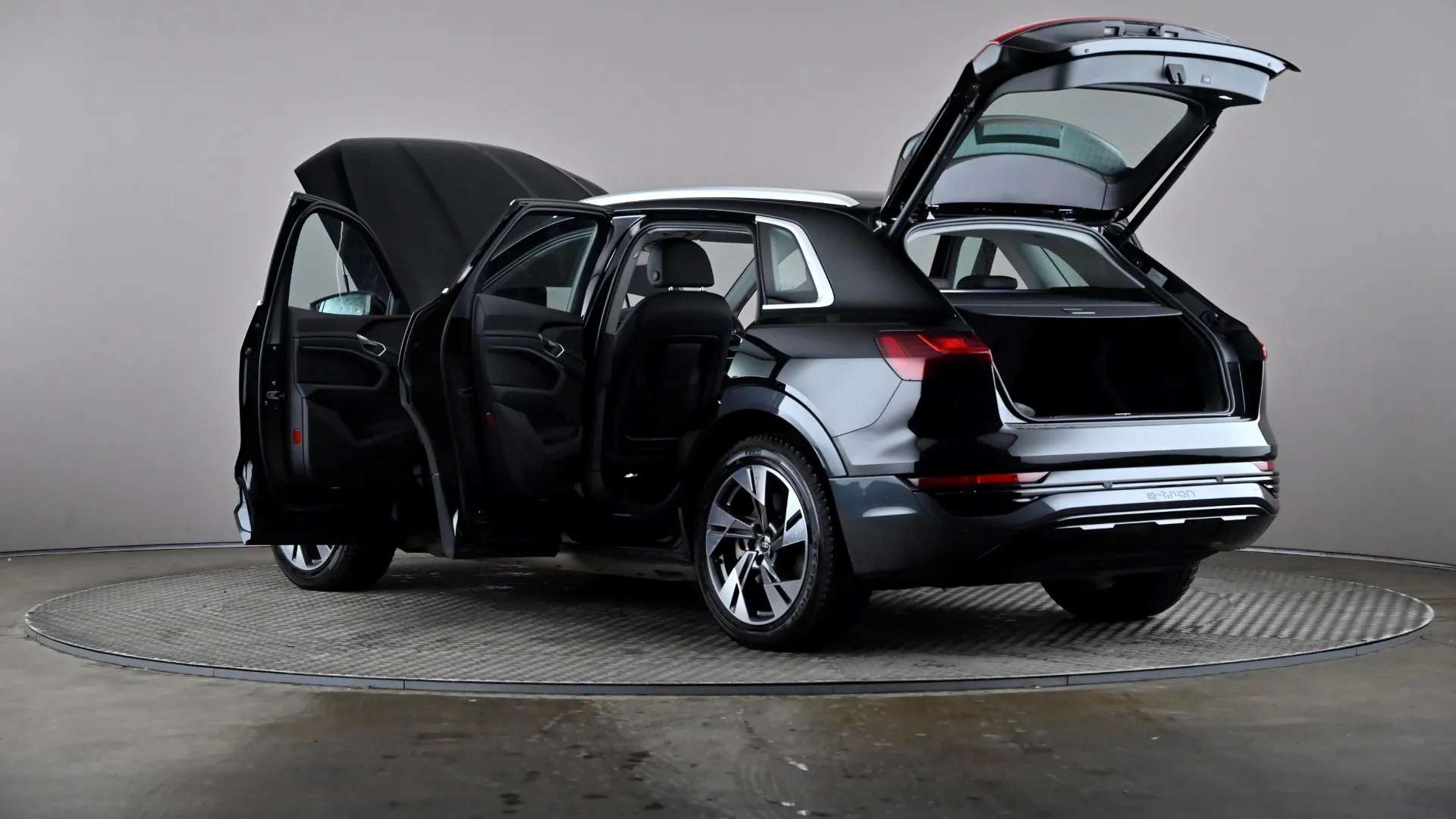 2023 AUDI Q8 2023 AUDI Q8