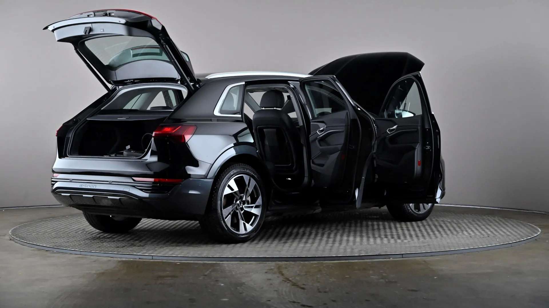 2023 AUDI Q8 2023 AUDI Q8