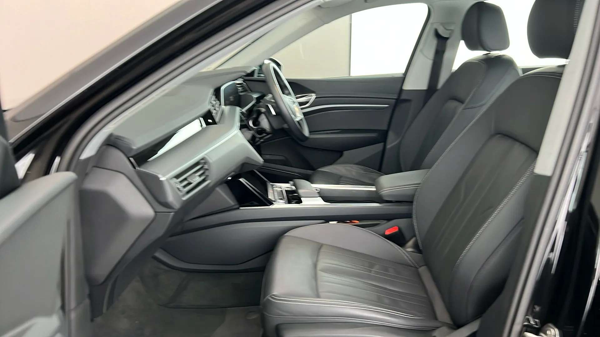 2023 AUDI Q8 2023 AUDI Q8