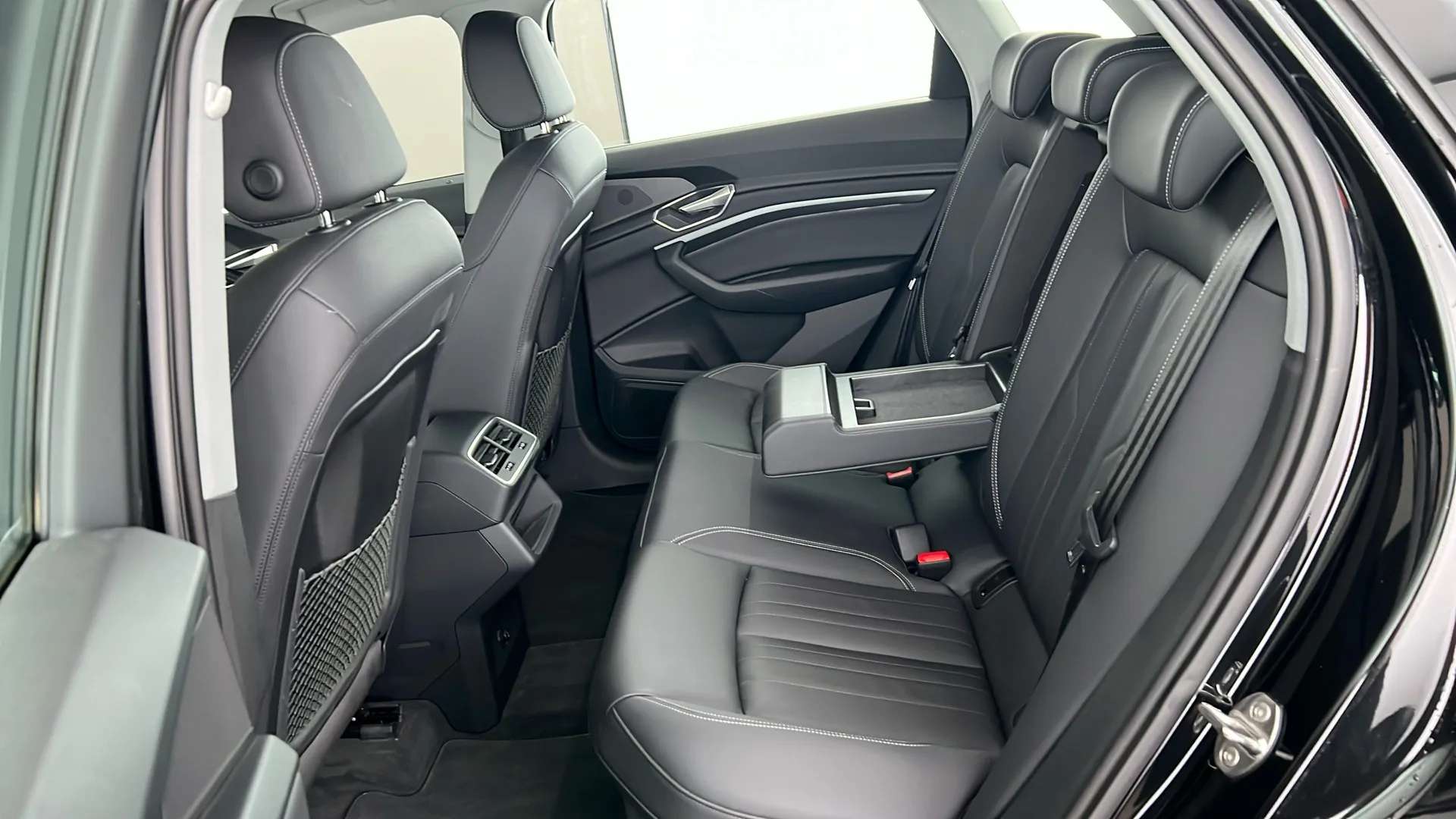 2023 AUDI Q8 2023 AUDI Q8