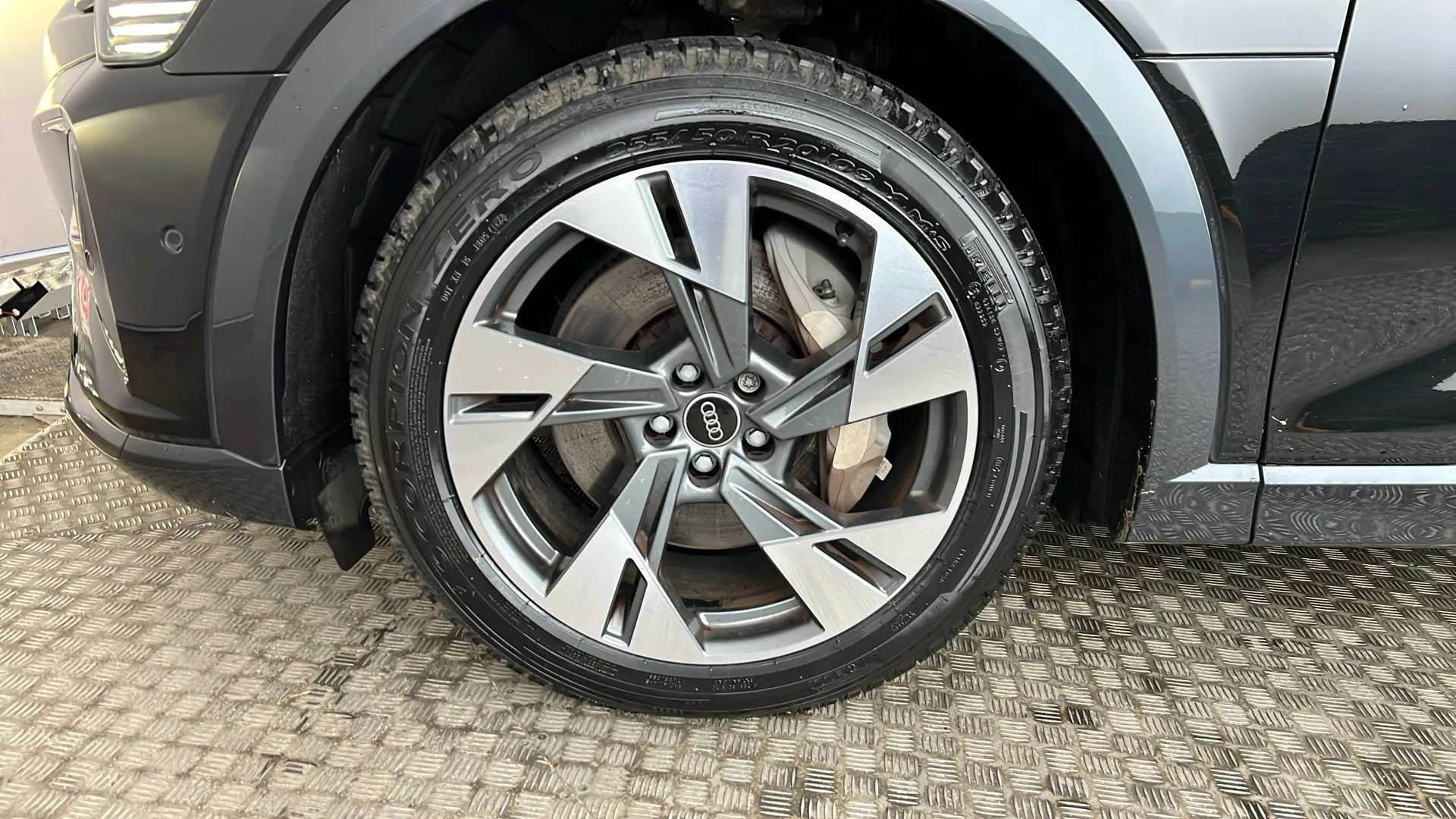 2023 AUDI Q8 2023 AUDI Q8