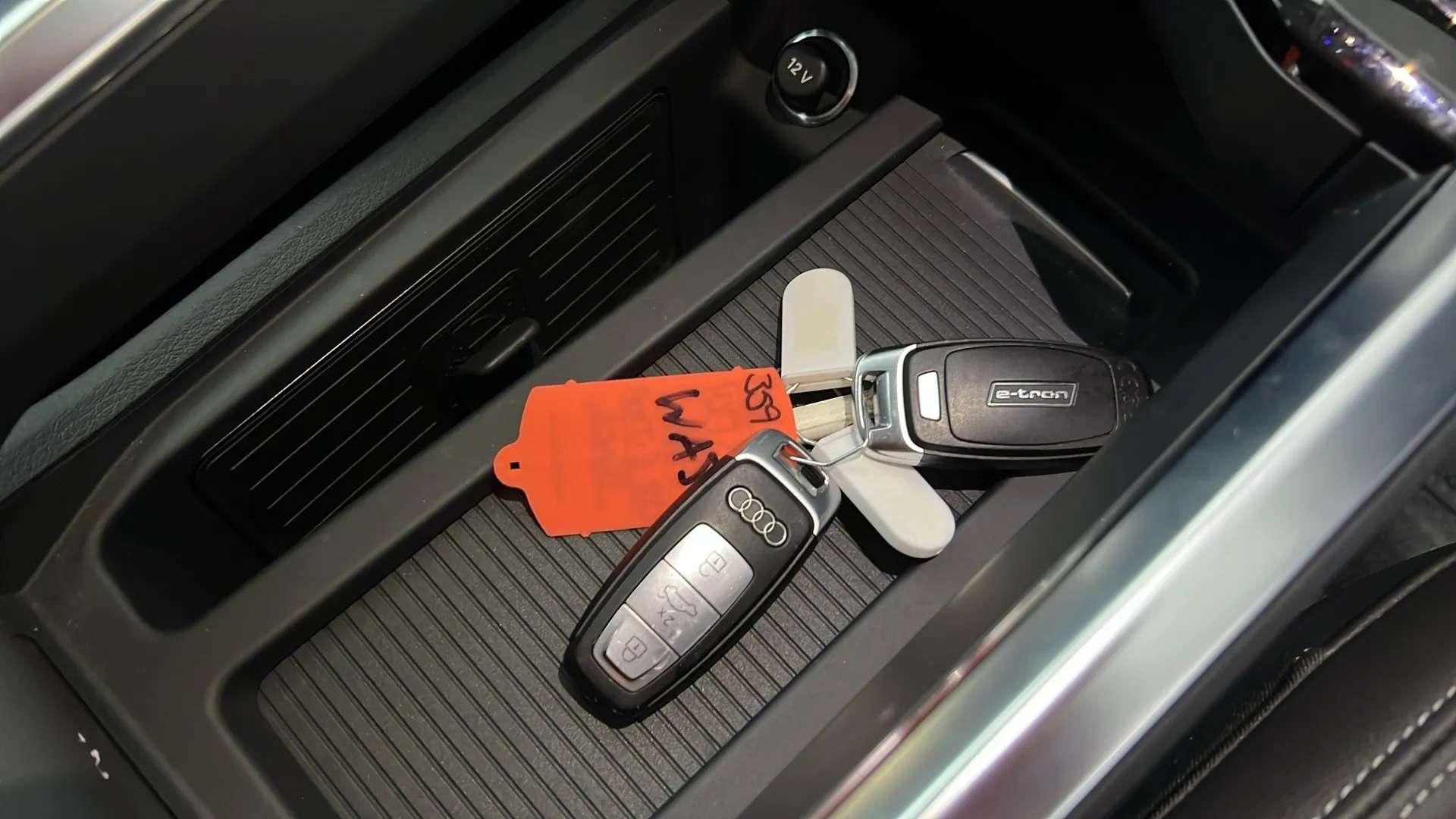 2023 AUDI Q8 2023 AUDI Q8