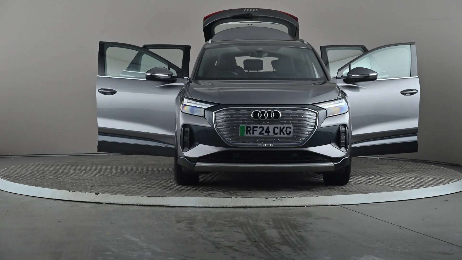 2024 AUDI Q4 2024 AUDI Q4