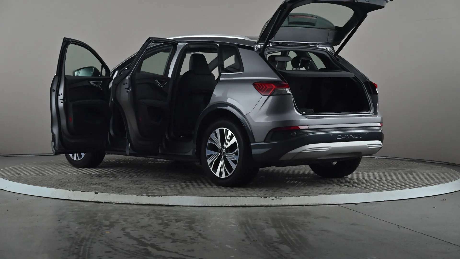 2024 AUDI Q4 2024 AUDI Q4