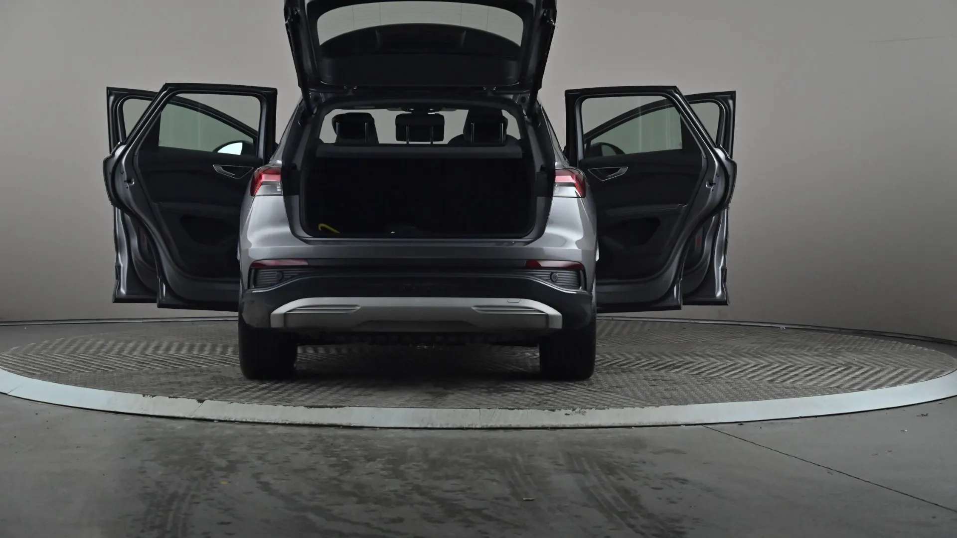 2024 AUDI Q4 2024 AUDI Q4