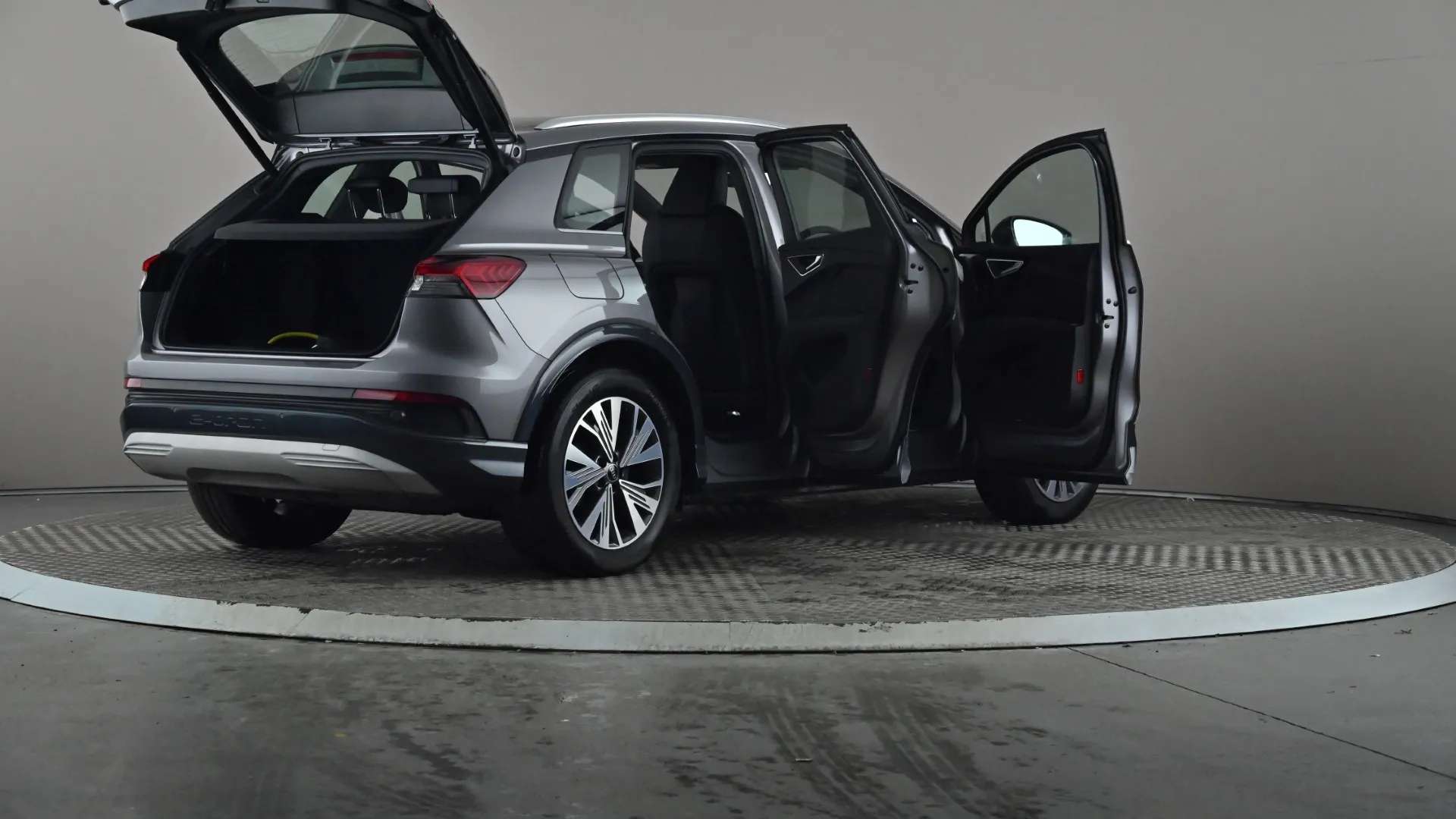 2024 AUDI Q4 2024 AUDI Q4