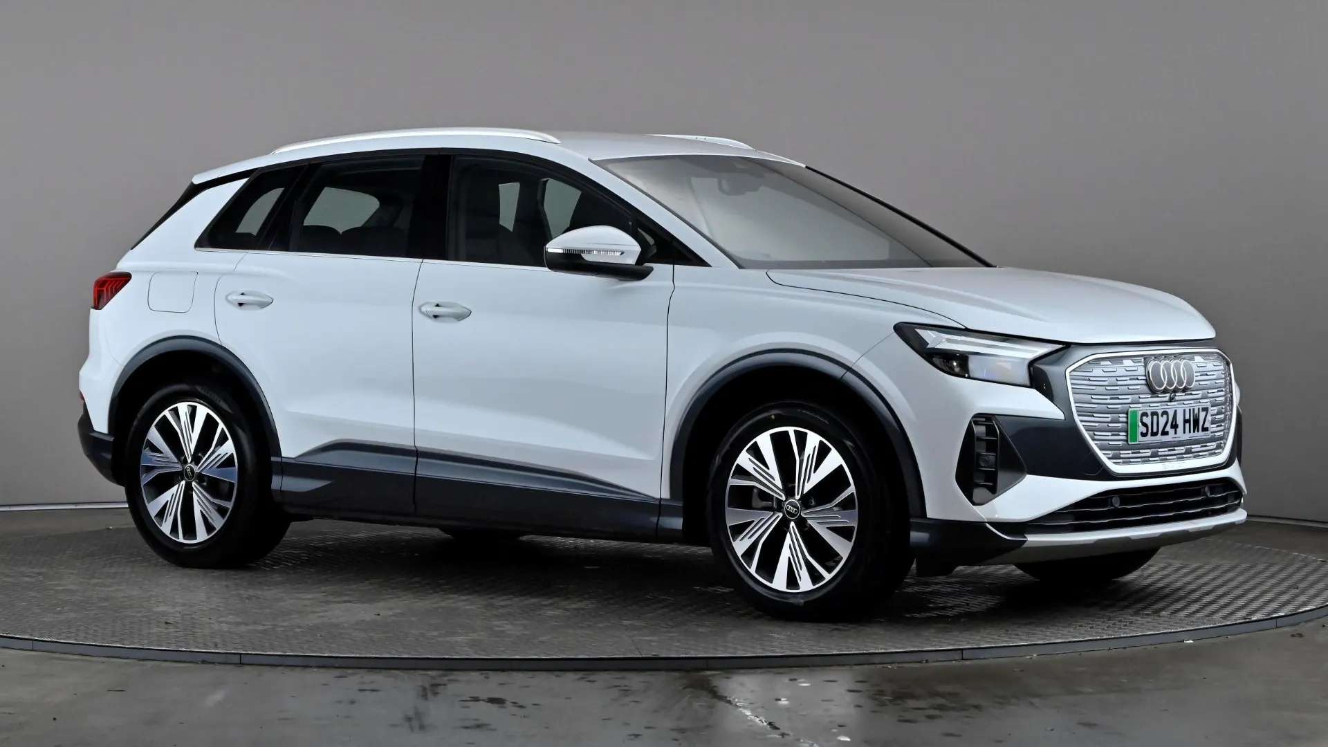 2024 AUDI Q4 2024 AUDI Q4