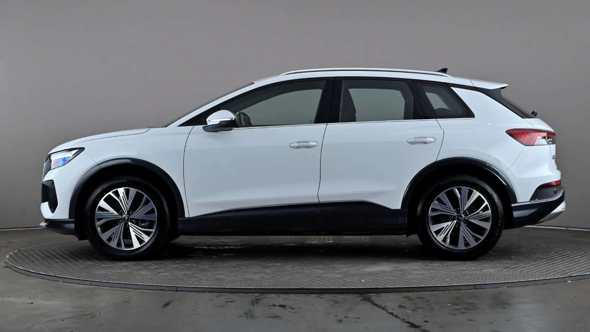 2024 AUDI Q4 2024 AUDI Q4