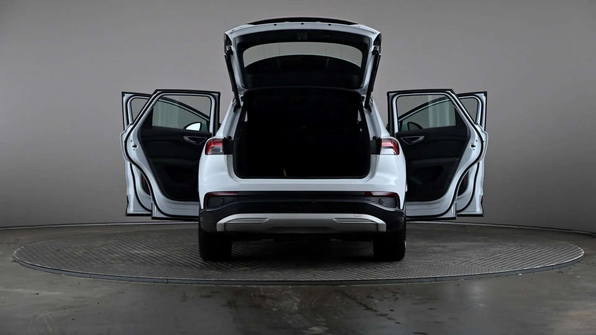 2024 AUDI Q4 2024 AUDI Q4