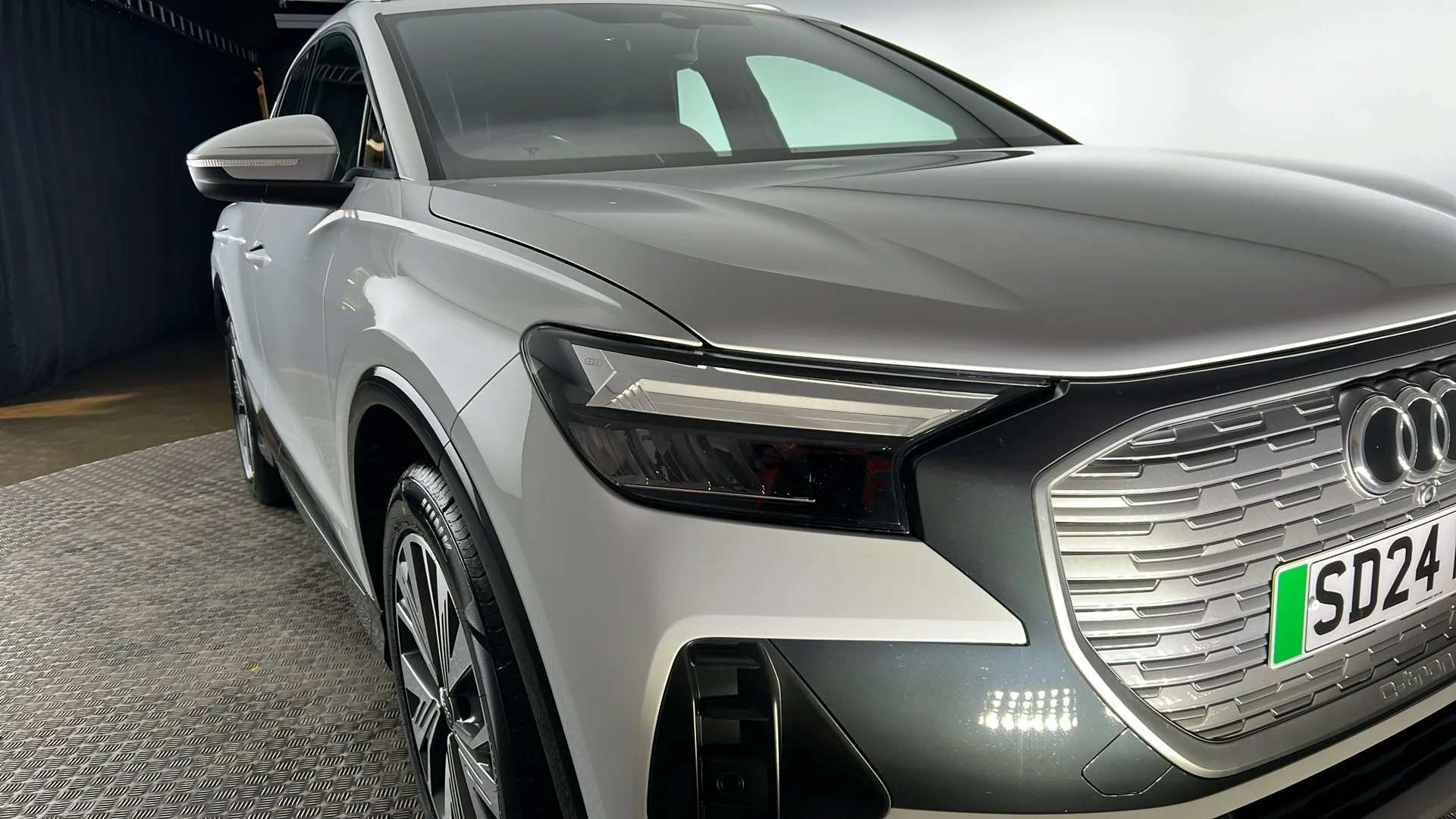 2024 AUDI Q4 2024 AUDI Q4