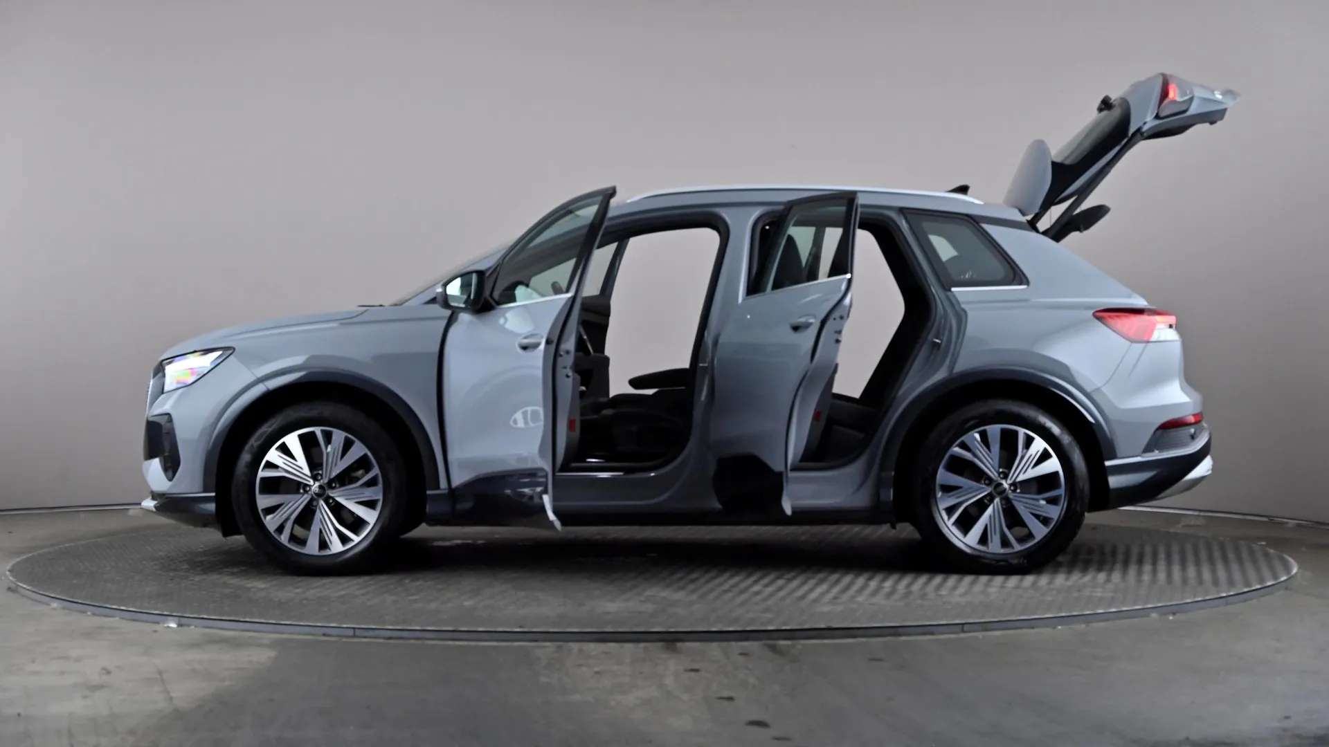2023 AUDI Q4 2023 AUDI Q4
