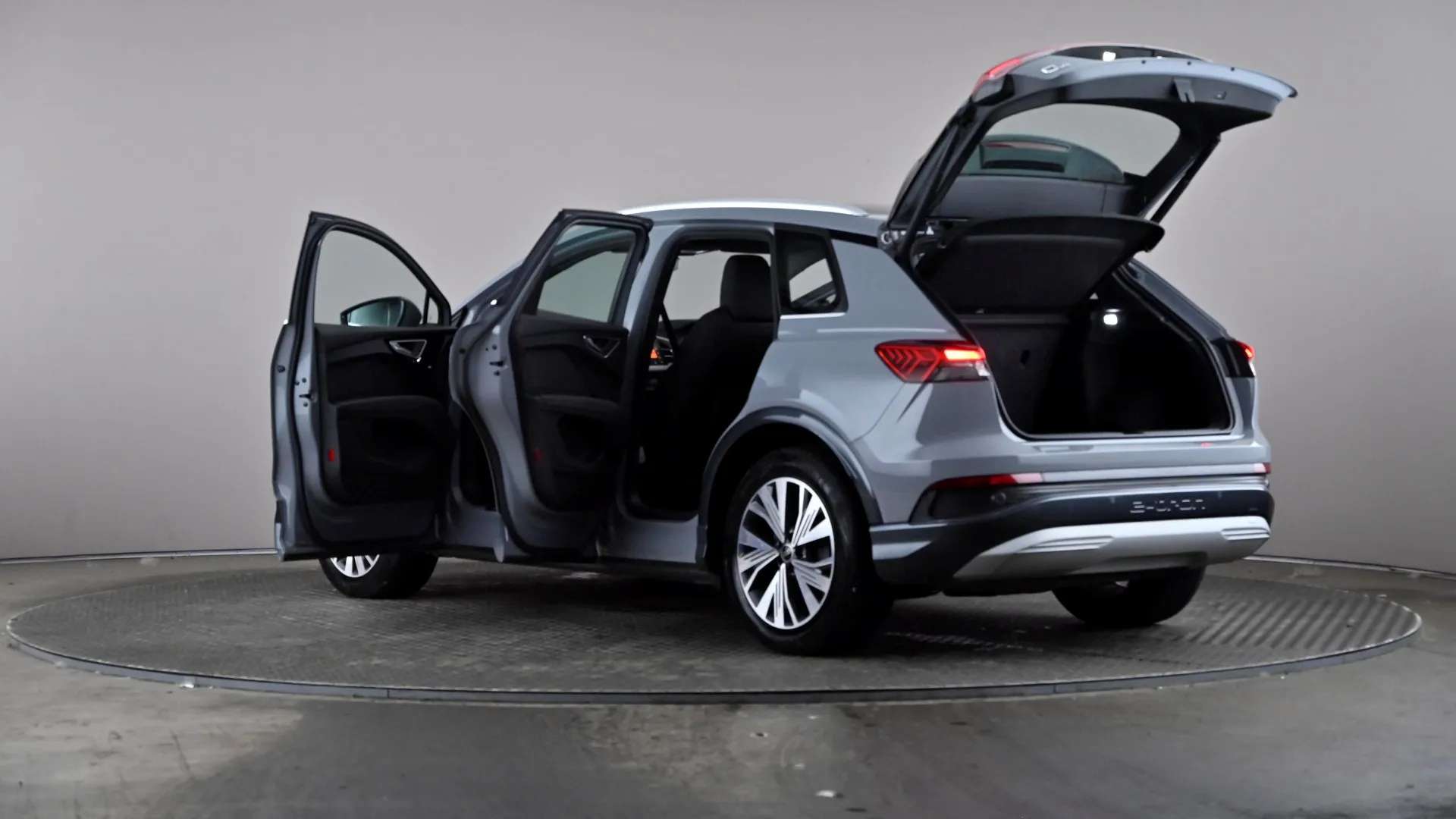 2023 AUDI Q4 2023 AUDI Q4