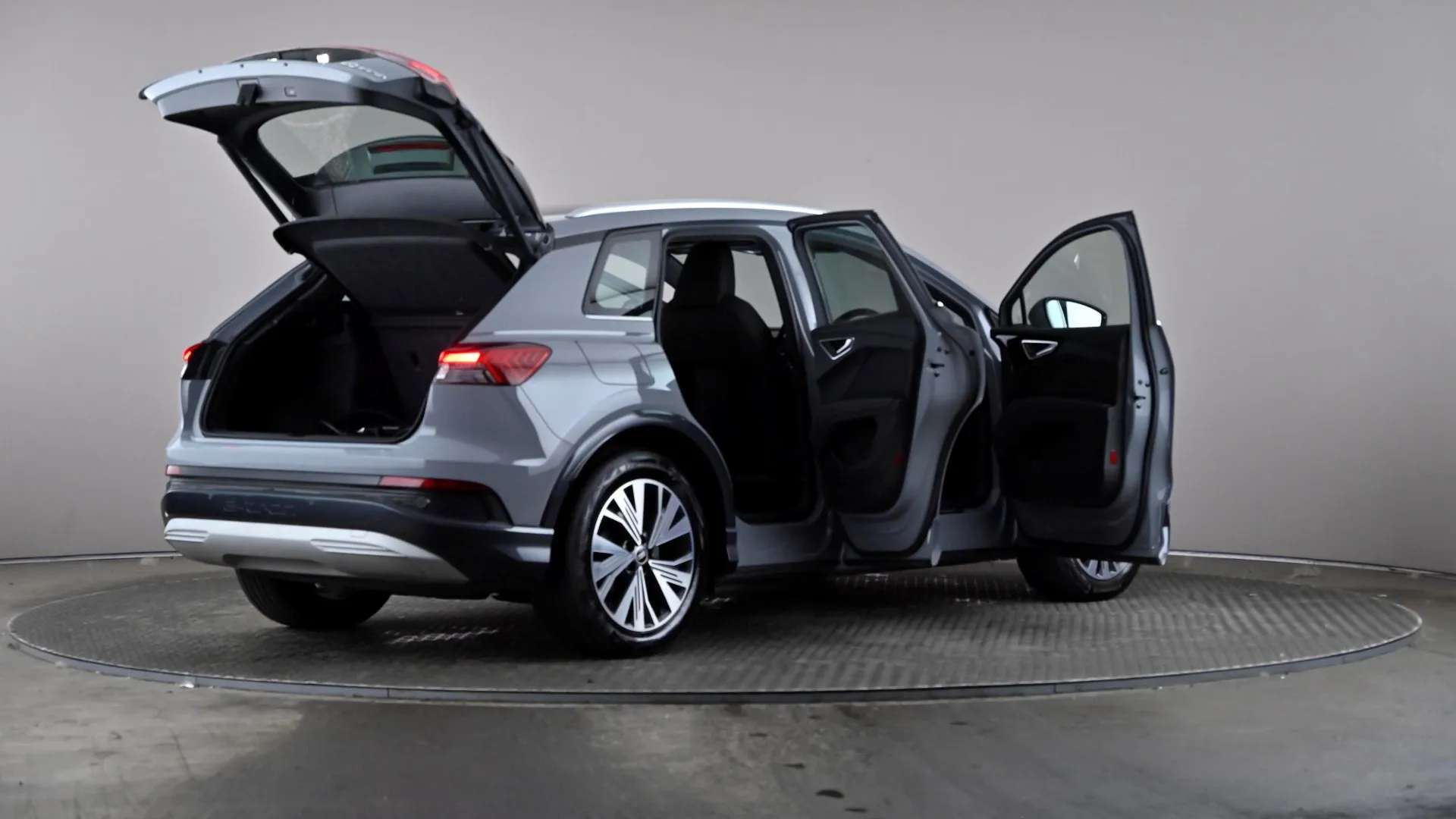 2023 AUDI Q4 2023 AUDI Q4