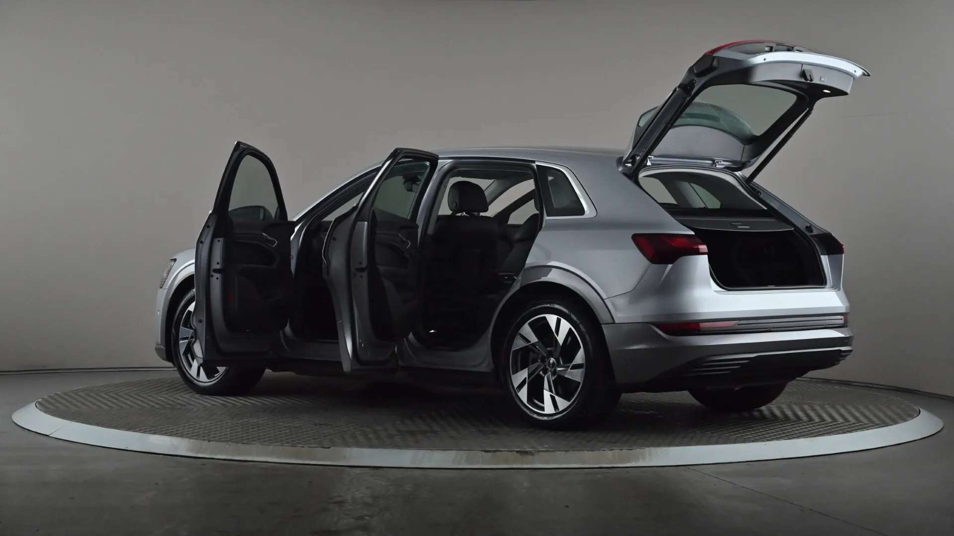 2022 AUDI E-TRON 2022 AUDI E-TRON