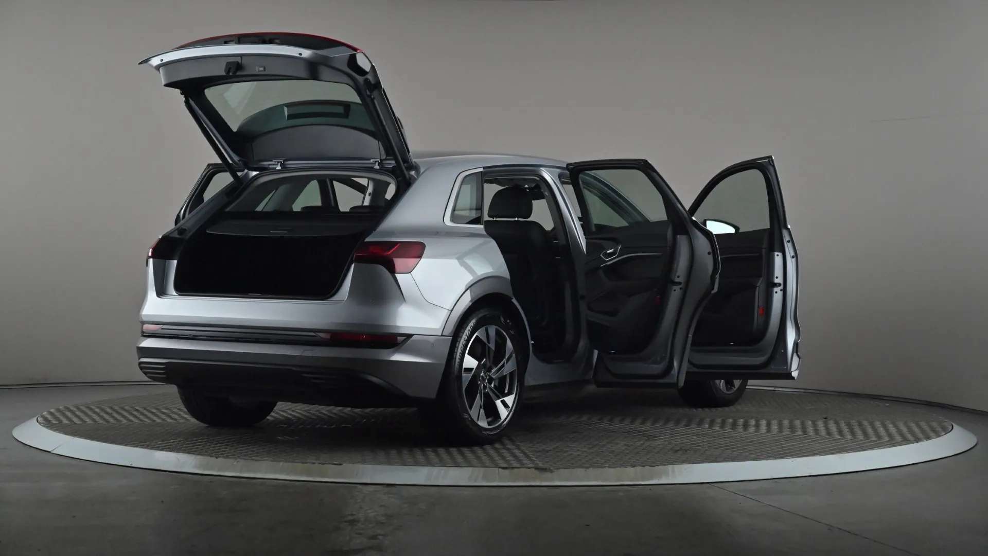 2022 AUDI E-TRON 2022 AUDI E-TRON