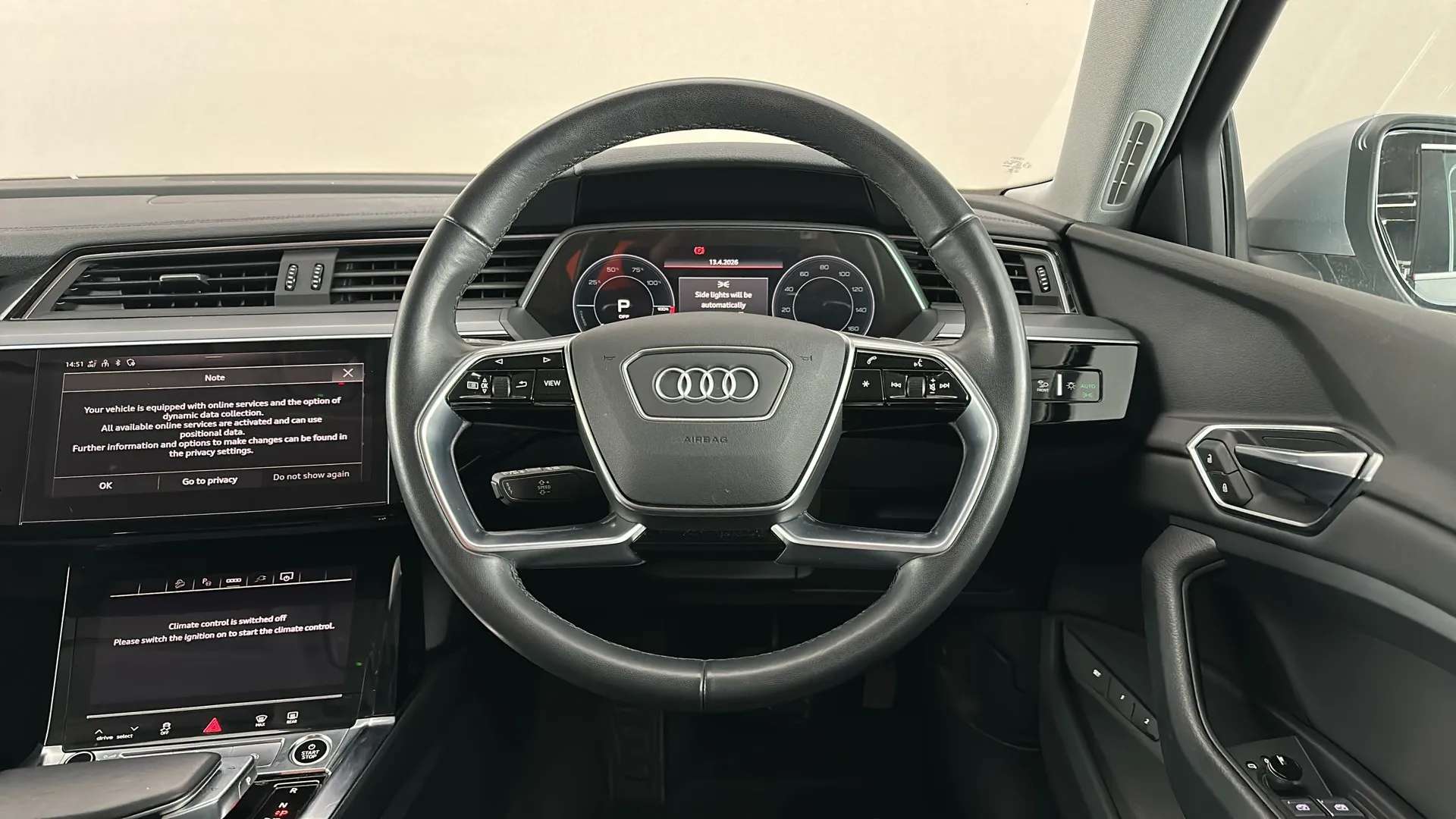 2022 AUDI E-TRON 2022 AUDI E-TRON